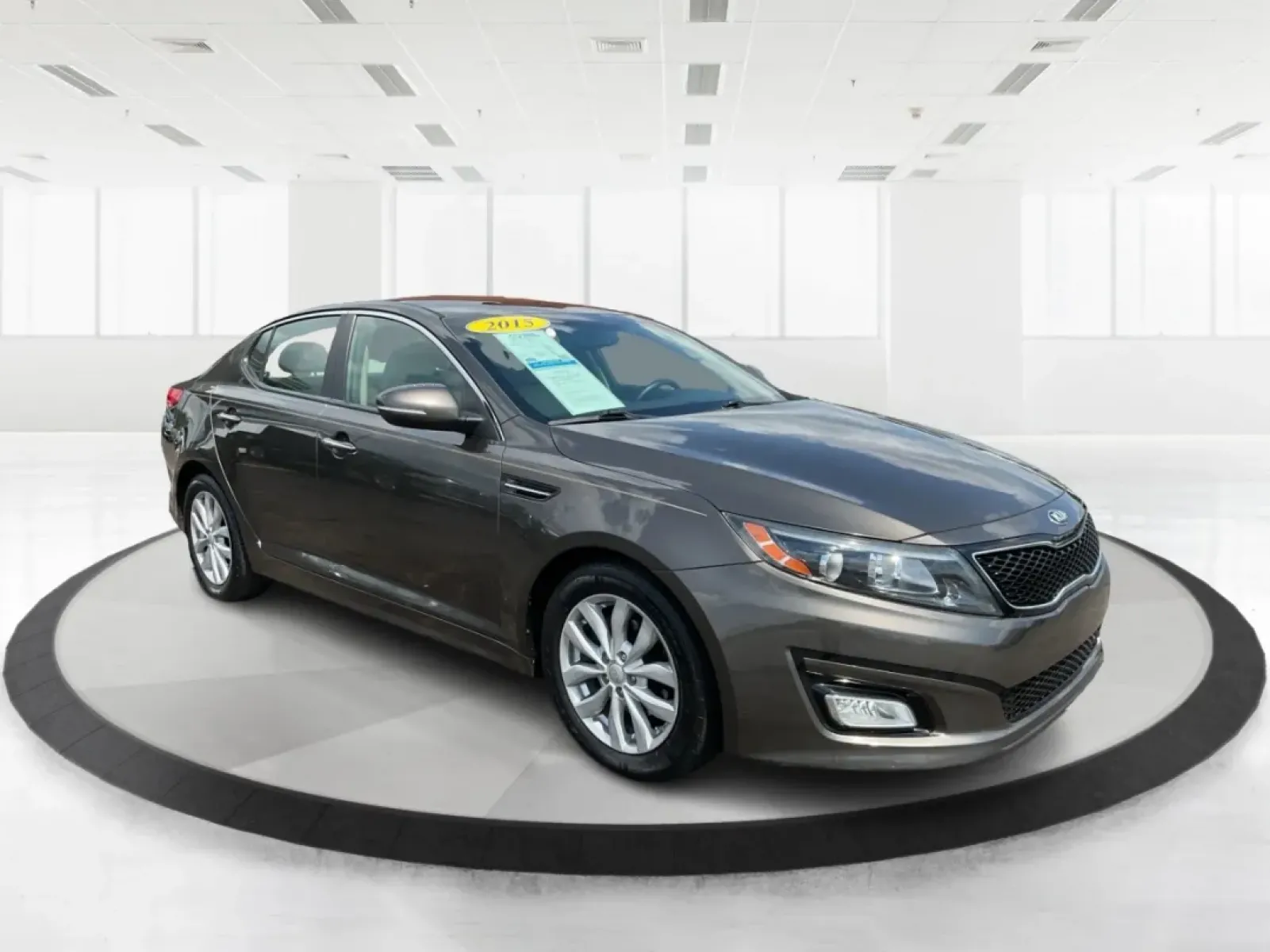 2015 Kia Optima EX (5XXGN4A70FG) with an Theta II 2.4L I-4 gasoline direct injection engine, located at 1230 East Main St, Xenia, OH, 45385, (937) 908-9800, 39.688026, -83.910172 - Embrace the open road with confidence and style in this stunning 2015 Kia Optima EX, available at Advantage Car and Credit - Piqua! Whether you're navigating daily commutes, embarking on weekend getaways, or shuttling your growing family, this sedan is designed to enhance every journey. With a sleek - Photo#0