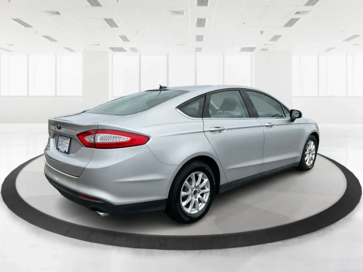 2016 Ford Fusion S (3FA6P0G72GR) with an Duratec 2.5L I-4 DOHC engine, located at 1184 Kauffman Ave, Fairborn, OH, 45324, (937) 908-9800, 39.807072, -84.030914 - Discover the perfect blend of style, comfort, and reliability with this **2016 Ford Fusion**-ideal for your daily commutes, family outings, or weekend adventures. If you're searching for a dependable sedan that won't break the bank, this vehicle is just what you need. It's great for growing families - Photo#2