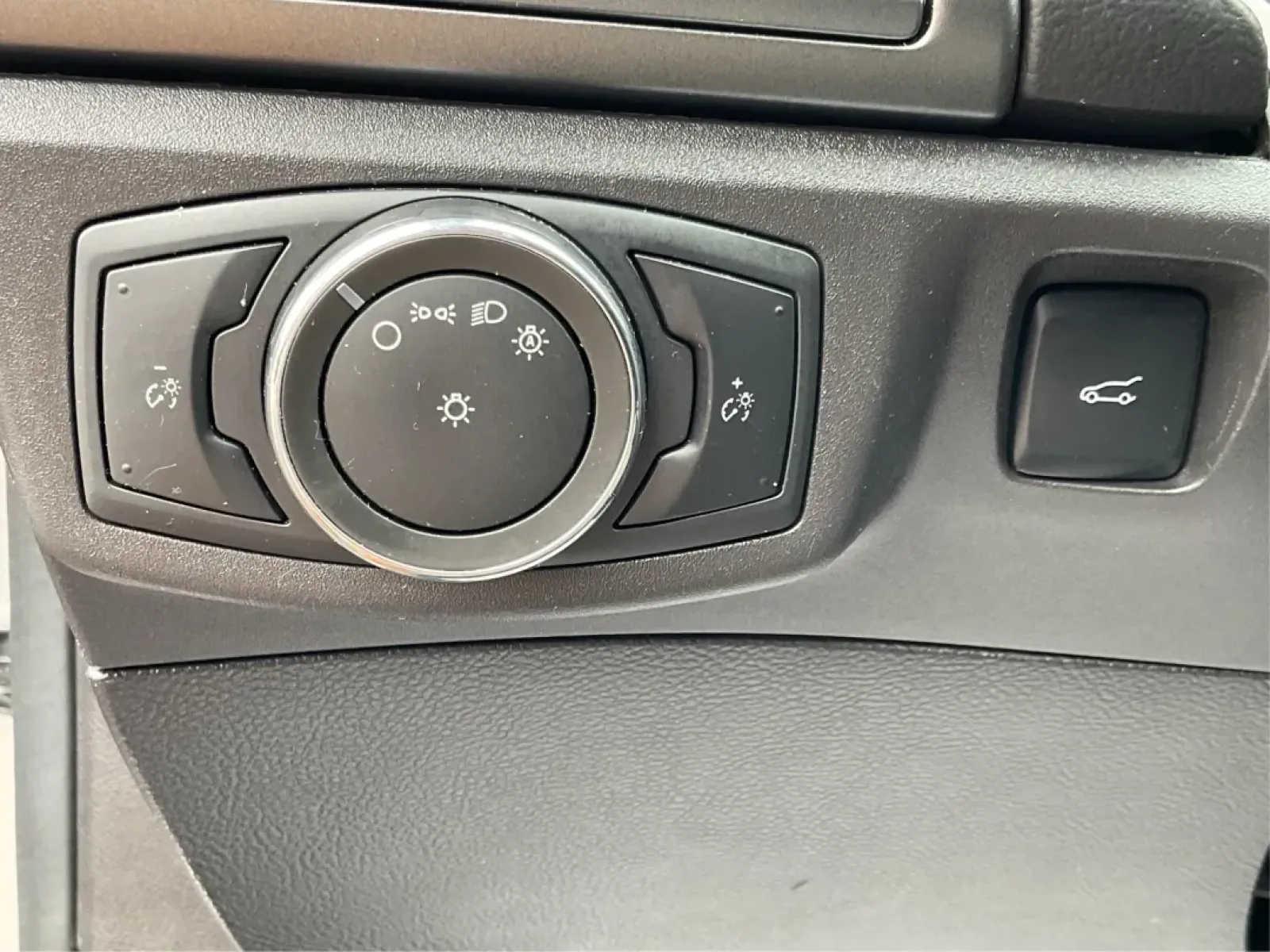 2016 Ford Fusion S (3FA6P0G72GR) with an Duratec 2.5L I-4 DOHC engine, located at 1230 East Main St, Xenia, OH, 45385, (937) 908-9800, 39.688026, -83.910172 - Discover the perfect blend of style, comfort, and reliability with this **2016 Ford Fusion**-ideal for your daily commutes, family outings, or weekend adventures. If you're searching for a dependable sedan that won't break the bank, this vehicle is just what you need. It's great for growing families - Photo#17