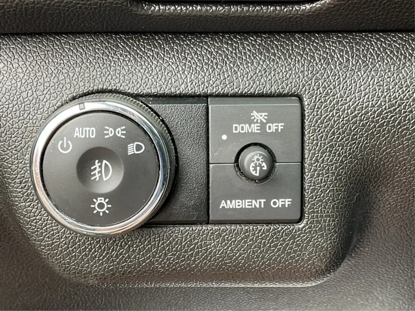 2017 Chevrolet Traverse 1LT (1GNKVGKD4HJ) with an 3.6L V-6 gasoline direct injection engine, located at 1184 Kauffman Ave, Fairborn, OH, 45324, (937) 908-9800, 39.807072, -84.030914 - **Explore Your Next Adventure in the 2017 Chevrolet Traverse at Advantage Car and Credit - Vandalia!**<br /> <br /> Are you ready to elevate your family's road trips or weekend adventures? The 2017 Chevrolet Traverse is designed for those who love the open road and need a spacious utility vehicle th - Photo#17