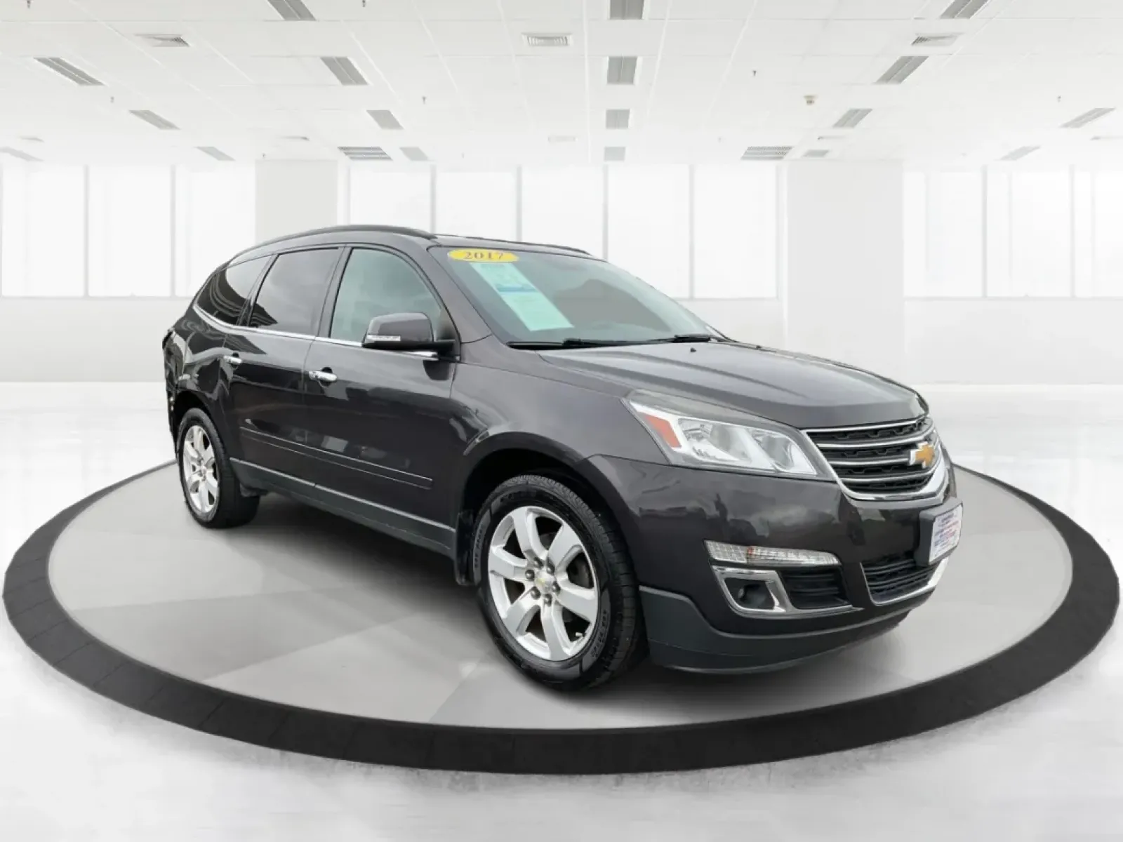 2017 Chevrolet Traverse 1LT (1GNKVGKD4HJ) with an 3.6L V-6 gasoline direct injection engine, located at 880 E. National Road, Vandalia, OH, 45377, (937) 908-9800, 39.891918, -84.183594 - **Explore Your Next Adventure in the 2017 Chevrolet Traverse at Advantage Car and Credit - Vandalia!**<br /> <br /> Are you ready to elevate your family's road trips or weekend adventures? The 2017 Chevrolet Traverse is designed for those who love the open road and need a spacious utility vehicle th - Photo#0