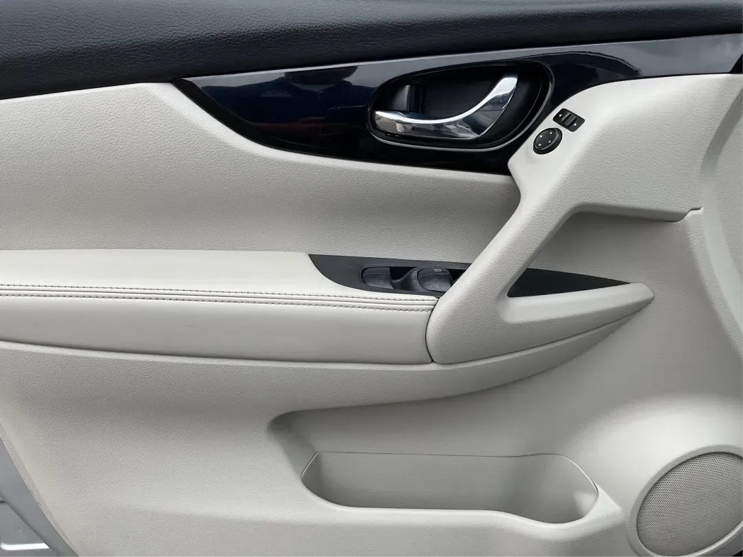 2019 Nissan Rogue SV (JN1BJ1CR3KW) with an 2L I-4 gasoline direct injection engine, located at 4508 South Dixie Dr, Moraine, OH, 45439, (937) 908-9800, 39.689976, -84.218452 - Imagine hitting the open road, the wind in your hair, as you embark on spontaneous weekend adventures or daily commutes-this is the lifestyle that the 2019 Nissan Rogue SV embodies. With its versatile SUV design and impressive features, this vehicle is perfect for anyone looking to elevate their dri - Photo#18