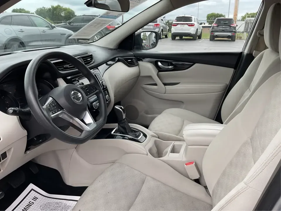 2019 Nissan Rogue SV (JN1BJ1CR3KW) with an 2L I-4 gasoline direct injection engine, CVT transmission, located at 401 Woodman Dr, Riverside, OH, 45431, (937) 908-9800, 39.760899, -84.123421 - Imagine hitting the open road, the wind in your hair, as you embark on spontaneous weekend adventures or daily commutes-this is the lifestyle that the 2019 Nissan Rogue SV embodies. With its versatile SUV design and impressive features, this vehicle is perfect for anyone looking to elevate their dri - Photo#9