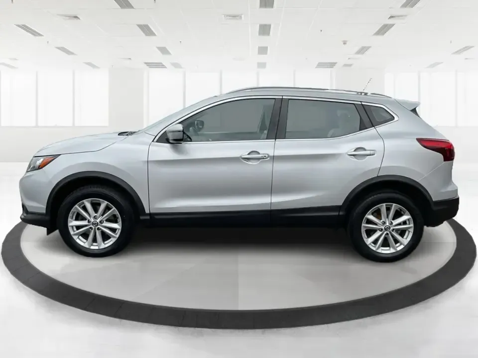 2019 Nissan Rogue SV (JN1BJ1CR3KW) with an 2L I-4 gasoline direct injection engine, CVT transmission, located at 1230 East Main St, Xenia, OH, 45385, (937) 908-9800, 39.688026, -83.910172 - Imagine hitting the open road, the wind in your hair, as you embark on spontaneous weekend adventures or daily commutes-this is the lifestyle that the 2019 Nissan Rogue SV embodies. With its versatile SUV design and impressive features, this vehicle is perfect for anyone looking to elevate their dri - Photo#5