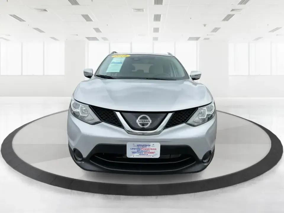 2019 Nissan Rogue SV (JN1BJ1CR3KW) with an 2L I-4 gasoline direct injection engine, CVT transmission, located at 1230 East Main St, Xenia, OH, 45385, (937) 908-9800, 39.688026, -83.910172 - Imagine hitting the open road, the wind in your hair, as you embark on spontaneous weekend adventures or daily commutes-this is the lifestyle that the 2019 Nissan Rogue SV embodies. With its versatile SUV design and impressive features, this vehicle is perfect for anyone looking to elevate their dri - Photo#7