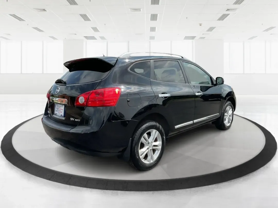 2013 Nissan Rogue SV (JN8AS5MV2DW) with an 2.5L I-4 DOHC engine, Continuously Variable Transmission transmission, located at 1951 S Dayton Lakeview Rd., New Carlisle, OH, 45344, (937) 908-9800, 39.890999, -84.050255 - **Experience Adventure with This 2013 Nissan Rogue SV at Advantage Car and Credit - Piqua!**<br /> <br /> Are you ready to embark on your next road trip or tackle your daily commute with confidence? The 2013 Nissan Rogue SV is perfect for budget-conscious buyers and growing families alike, offering - Photo#2