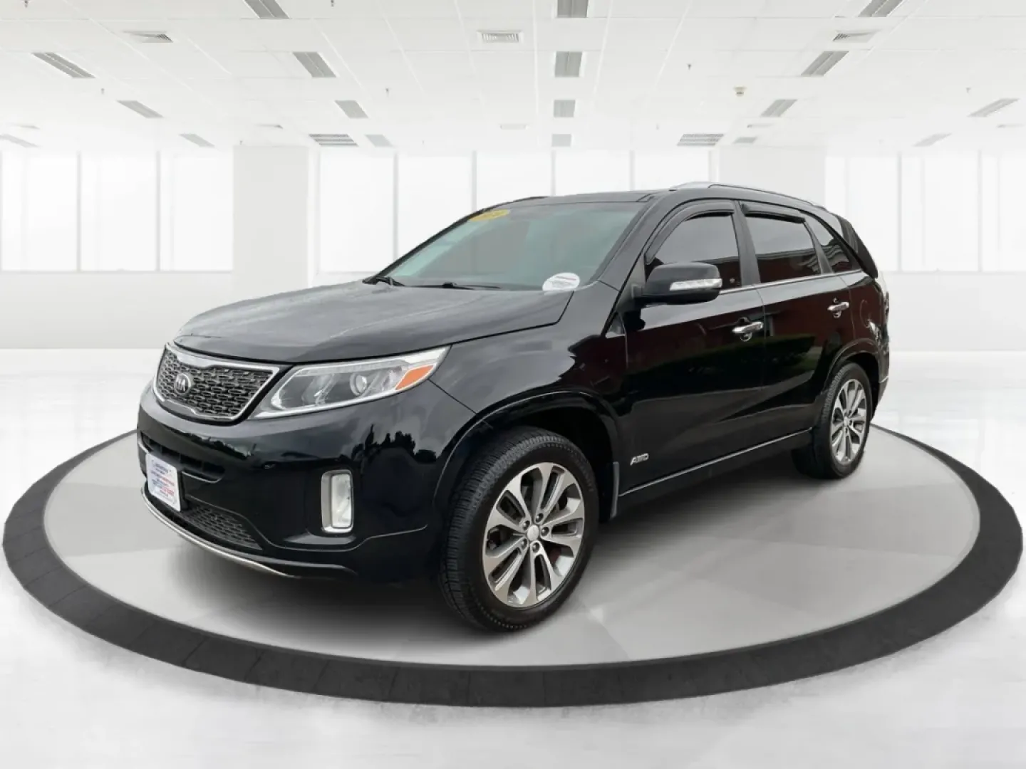 2014 Kia Sorento SX V6 AWD (5XYKWDA72EG) with an 3.3L V6 DOHC 24V engine, 6-Speed Automatic transmission, located at 1184 Kauffman Ave, Fairborn, OH, 45324, (937) 908-9800, 39.807072, -84.030914 - Are you ready to elevate your driving experience and embark on new adventures? Look no further than this stunning 2014 Kia Sorento SX V6 AWD, a robust SUV that's perfect for growing families, weekend explorers, and daily commuters alike. With its impressive blend of comfort, capability, and advanced - Photo#8