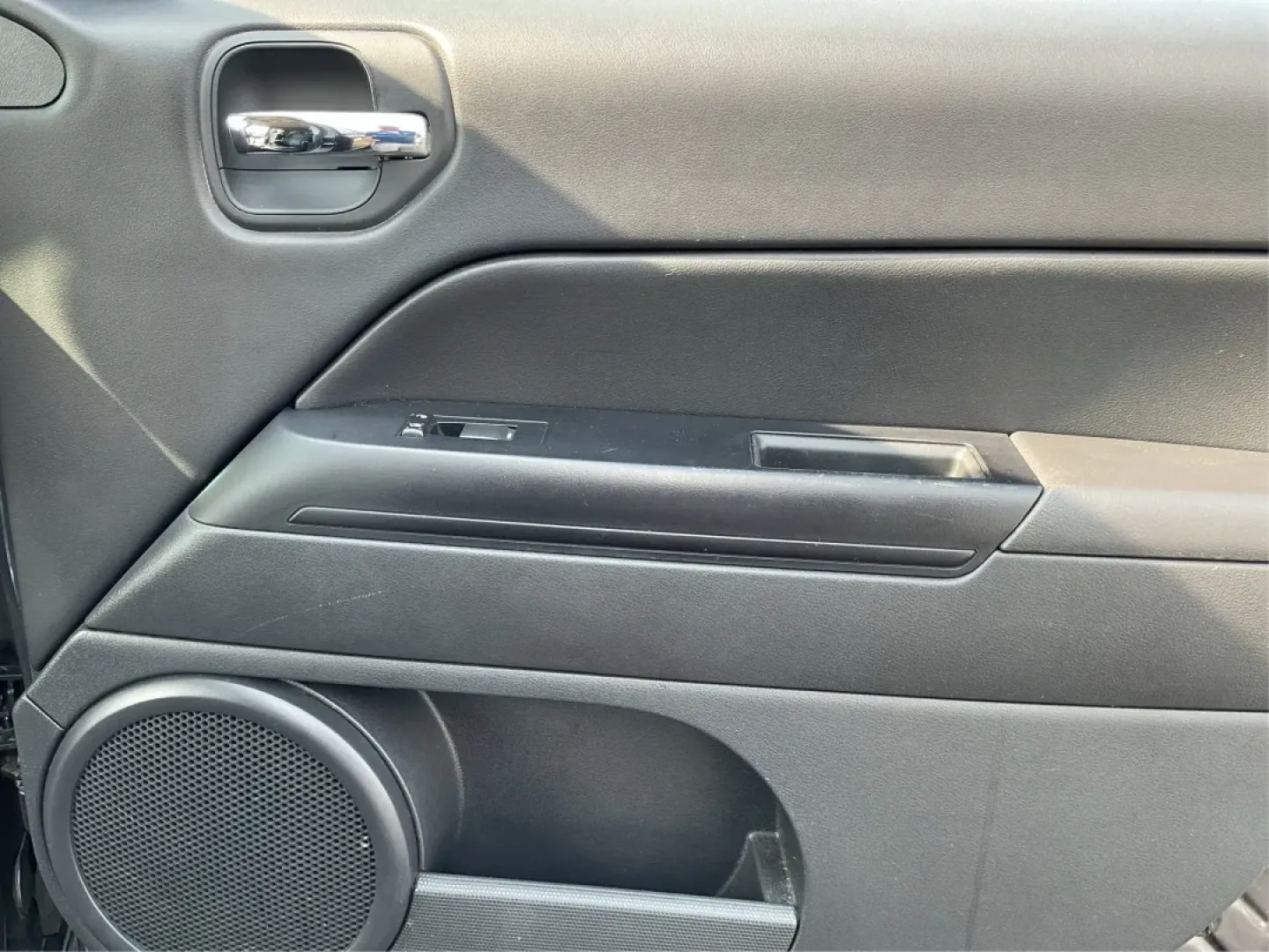 2017 Jeep Patriot High Altitude FWD (1C4NJPFA4HD) with an 2L I-4 DOHC engine, located at 4508 South Dixie Dr, Moraine, OH, 45439, (937) 908-9800, 39.689976, -84.218452 - **Adventure Awaits in the 2017 Jeep Patriot High Altitude FWD Perfect for Your Next Journey!**<br /> <br /> Are you ready to take on your next adventure? Whether you're navigating through city traffic in Fairborn or exploring the scenic routes of Ohio, the 2017 Jeep Patriot High Altitude FWD is the - Photo#18