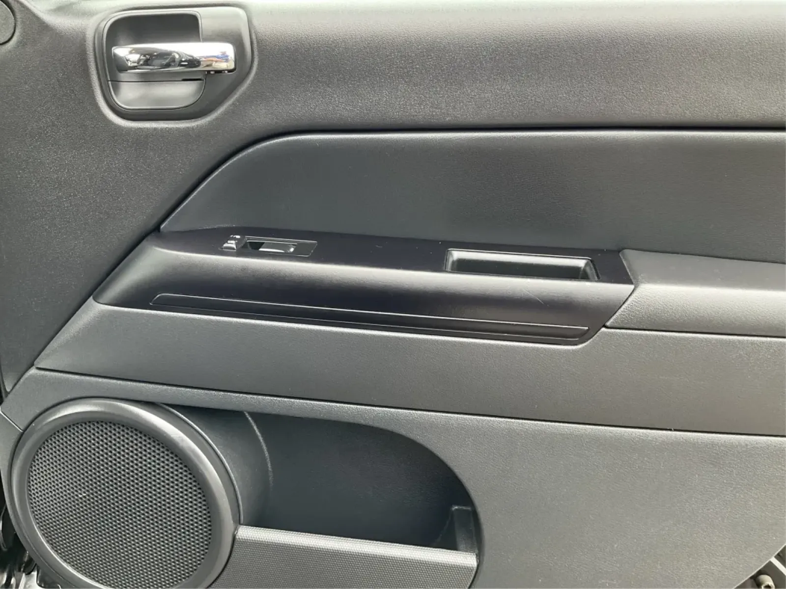 2014 Jeep Compass Sport (1C4NJDBBXED) with an 2.4L I-4 DOHC engine, located at 1951 S Dayton Lakeview Rd., New Carlisle, OH, 45344, (937) 908-9800, 39.890999, -84.050255 - Experience the thrill of adventure and the comfort of a reliable ride with this stunning 2014 Jeep Compass Sport, available now at Advantage Car and Credit in New Carlisle, OH. Perfect for weekend getaways or daily commutes, this versatile SUV balances style, performance, and practicality, making it - Photo#18