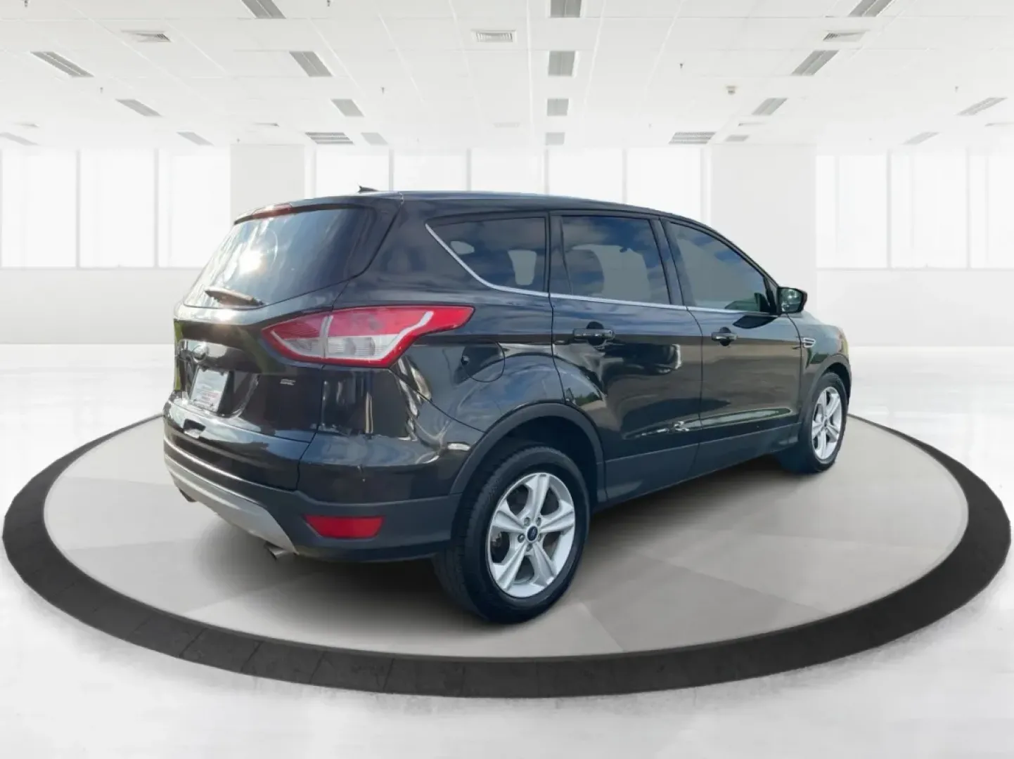 2015 Ford Escape SE (1FMCU0G76FU) with an Other engine, located at 1099 N County Rd 25A , Troy, OH, 45373, (937) 908-9800, 40.057079, -84.212883 - **Discover the Ultimate Family Adventure Vehicle: 2015 Ford Escape SE at Advantage Car and Credit - Piqua**<br /> <br /> Are you ready to elevate your family road trips or weekend adventures? The 2015 Ford Escape SE offers the perfect blend of style, comfort, and utility to meet the demands of an ac - Photo#2