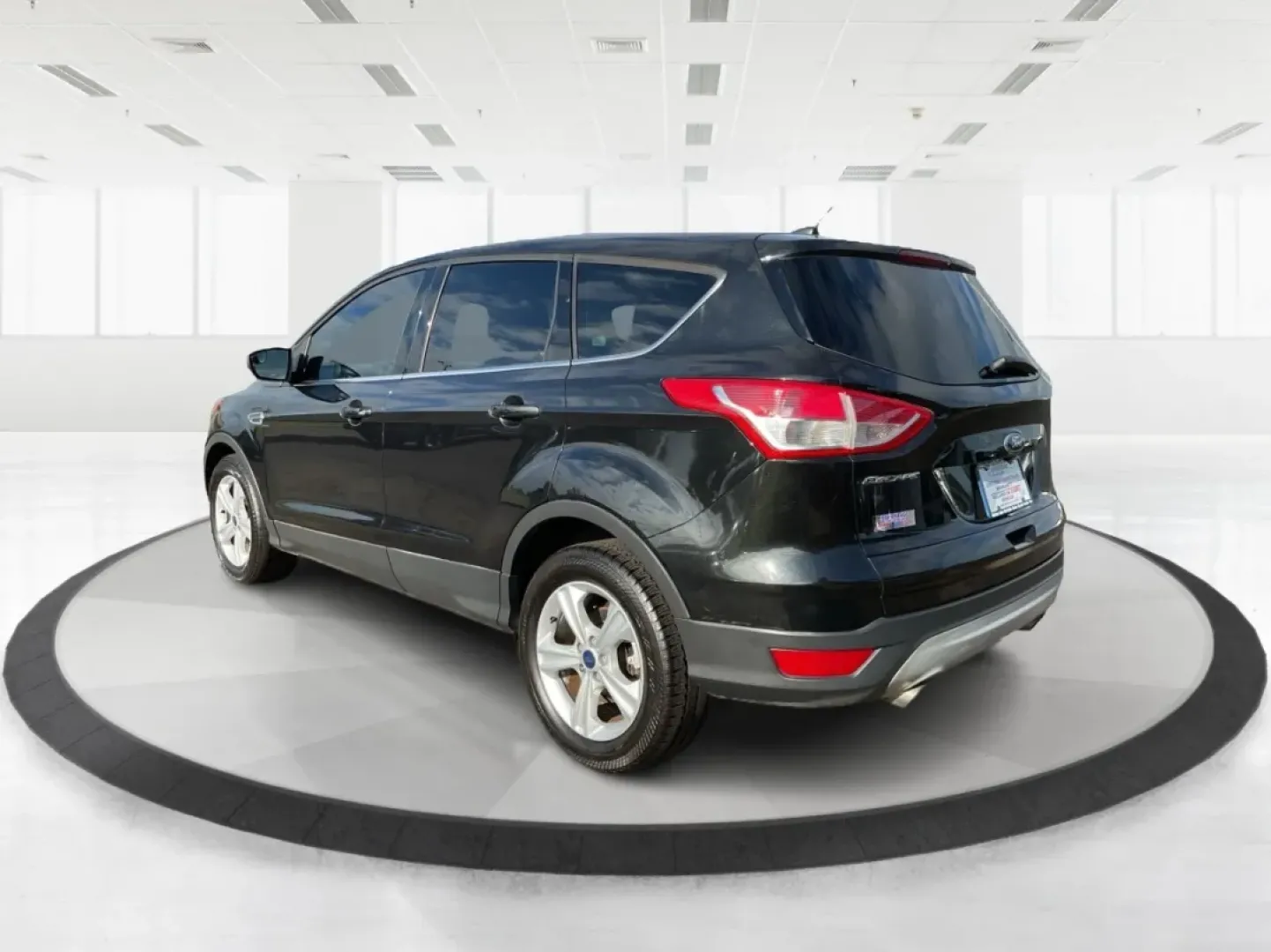 2015 Ford Escape SE (1FMCU0G76FU) with an Other engine, located at 1099 N County Rd 25A , Troy, OH, 45373, (937) 908-9800, 40.057079, -84.212883 - **Discover the Ultimate Family Adventure Vehicle: 2015 Ford Escape SE at Advantage Car and Credit - Piqua**<br /> <br /> Are you ready to elevate your family road trips or weekend adventures? The 2015 Ford Escape SE offers the perfect blend of style, comfort, and utility to meet the demands of an ac - Photo#4