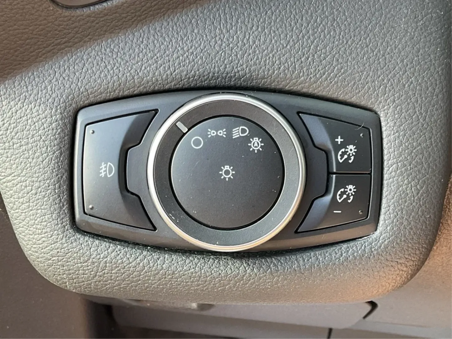 2015 Ford Escape SE (1FMCU0G76FU) with an Other engine, located at 1099 N County Rd 25A , Troy, OH, 45373, (937) 908-9800, 40.057079, -84.212883 - **Discover the Ultimate Family Adventure Vehicle: 2015 Ford Escape SE at Advantage Car and Credit - Piqua**<br /> <br /> Are you ready to elevate your family road trips or weekend adventures? The 2015 Ford Escape SE offers the perfect blend of style, comfort, and utility to meet the demands of an ac - Photo#17