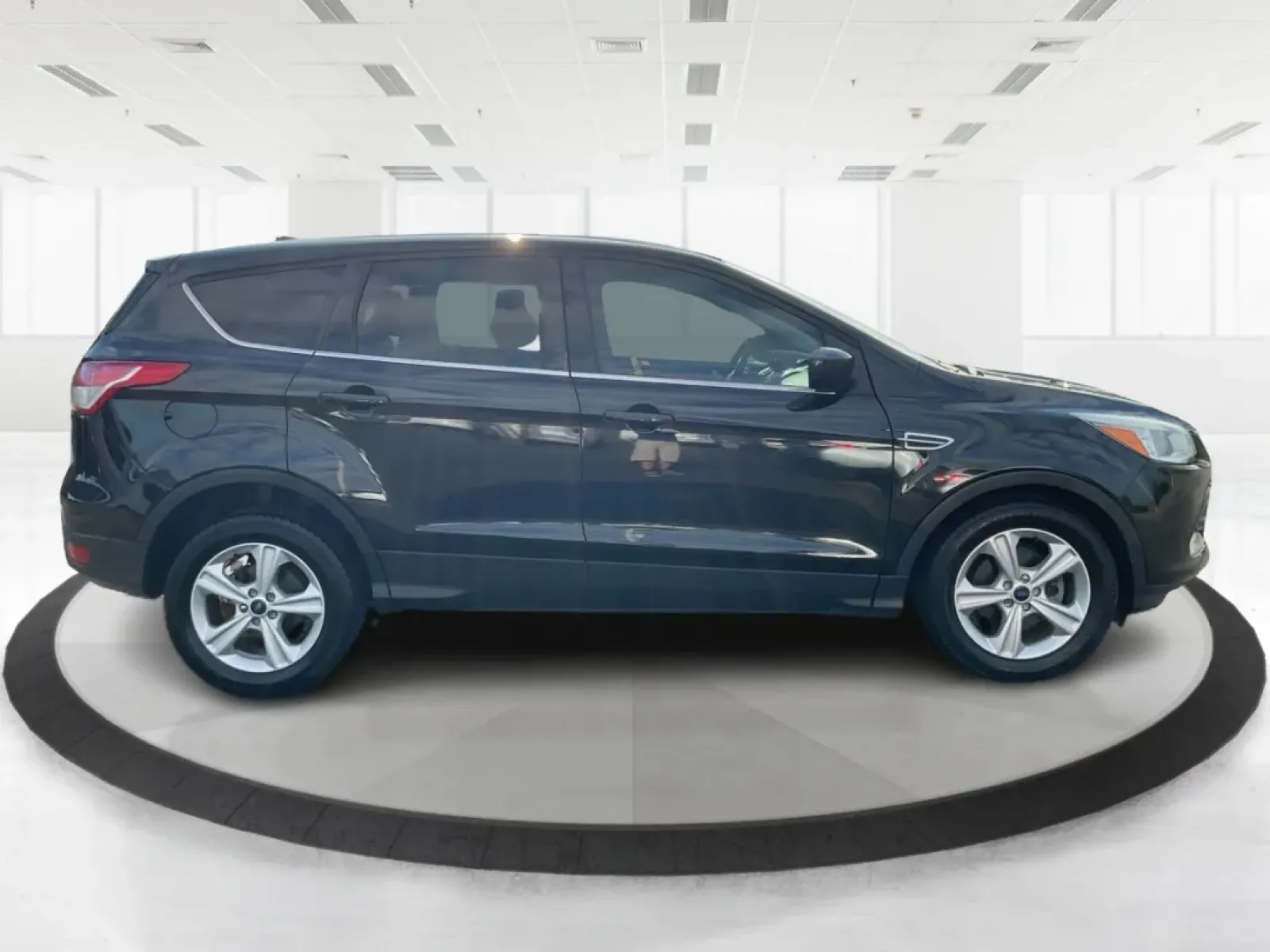2015 Ford Escape SE (1FMCU0G76FU) with an Other engine, located at 8750 N County Rd 25A, Piqua, OH, 45356, (937) 908-9800, 40.164391, -84.232513 - **Discover the Ultimate Family Adventure Vehicle: 2015 Ford Escape SE at Advantage Car and Credit - Piqua**<br /> <br /> Are you ready to elevate your family road trips or weekend adventures? The 2015 Ford Escape SE offers the perfect blend of style, comfort, and utility to meet the demands of an ac - Photo#1