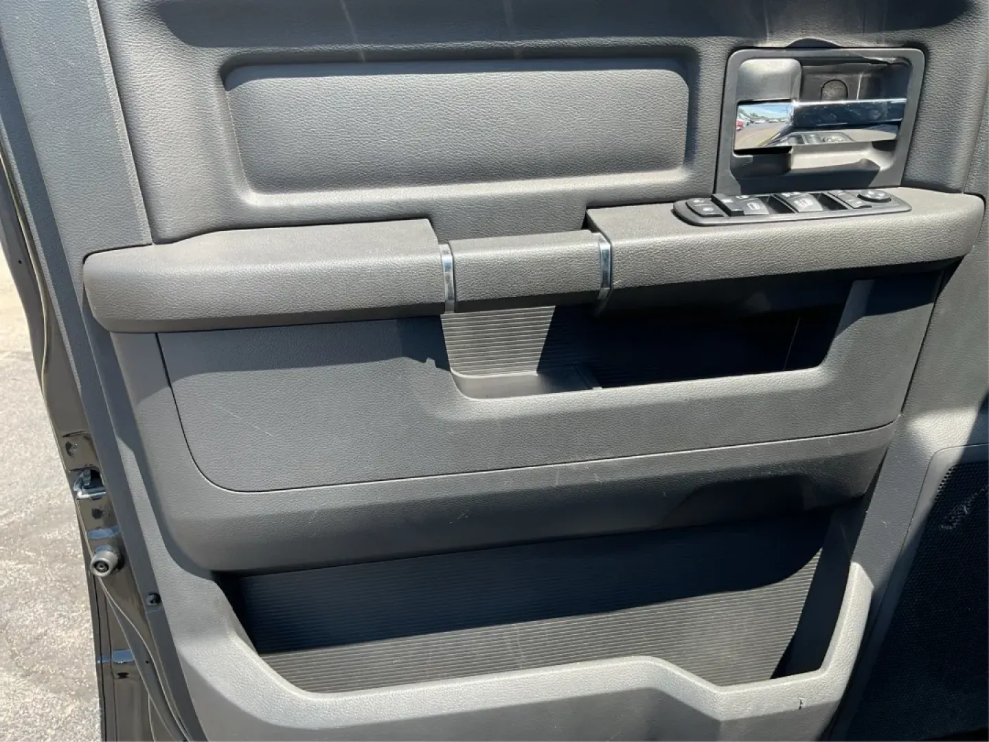 2012 Ram 1500 Sport Quad Cab 4WD (1C6RD7HT2CS) with an 5.7L V8 OHV 16V engine, 6-Speed Automatic transmission, located at 1230 East Main St, Xenia, OH, 45385, (937) 908-9800, 39.688026, -83.910172 - **Adventure Awaits: Discover the 2012 Ram 1500 Sport Quad Cab 4WD at Advantage Car and Credit in Xenia, OH!**<br /> <br /> Are you ready to elevate your lifestyle with a vehicle that can handle your adventurous spirit? Whether you're tackling weekend getaways, handling family trips, or just commutin - Photo#18