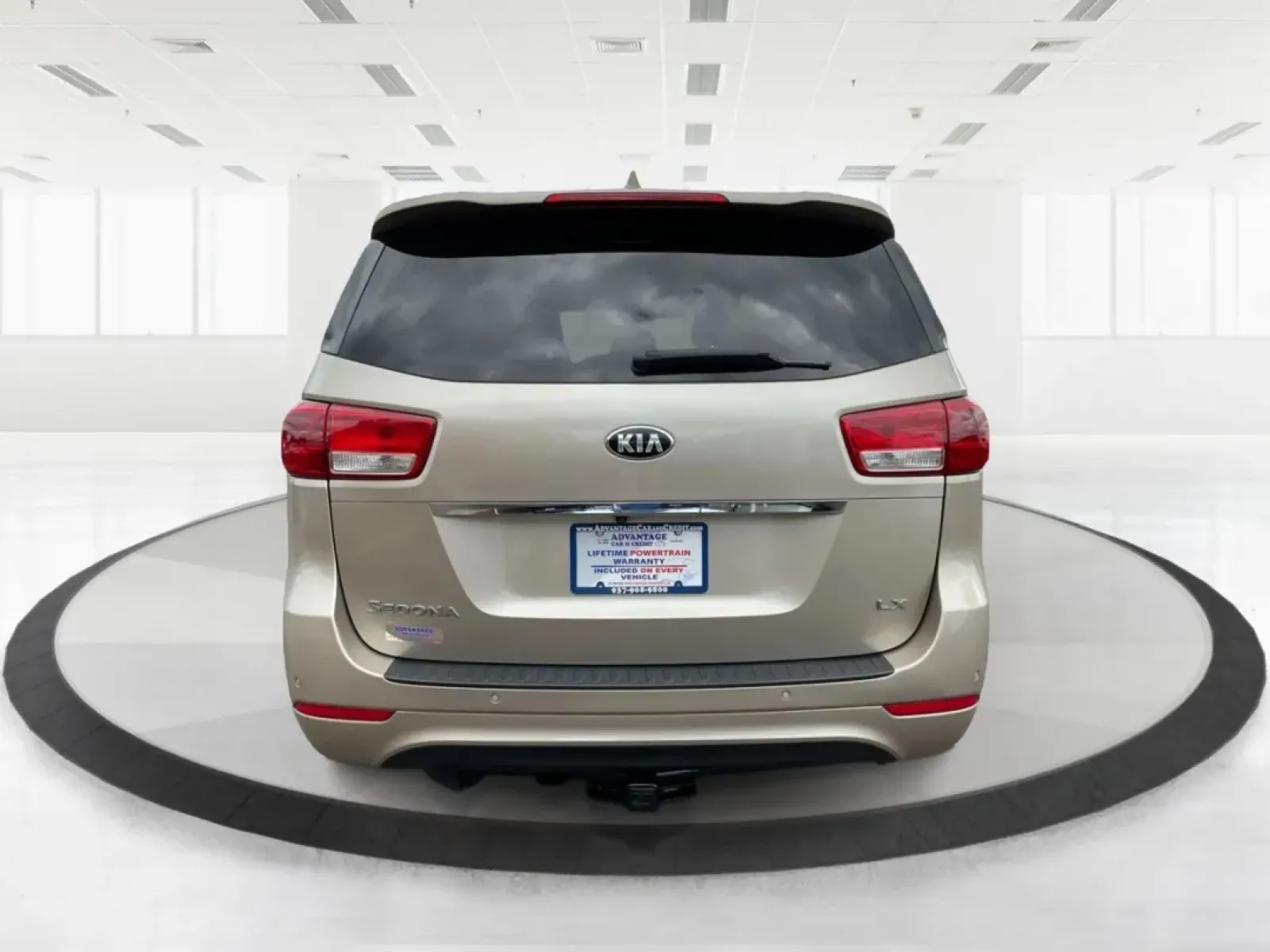 2016 Kia Sedona LX (KNDMB5C17G6) with an Lambda 3.3L V-6 gasoline direct injection engine, located at 1230 East Main St, Xenia, OH, 45385, (937) 908-9800, 39.688026, -83.910172 - Looking for the perfect family vehicle that combines comfort, reliability, and modern features? Look no further than the 2016 Kia Sedona LX, available now at Advantage Car and Credit in Xenia, OH. Ideal for growing families or anyone who needs extra cargo space, this passenger van is designed to mak - Photo#3