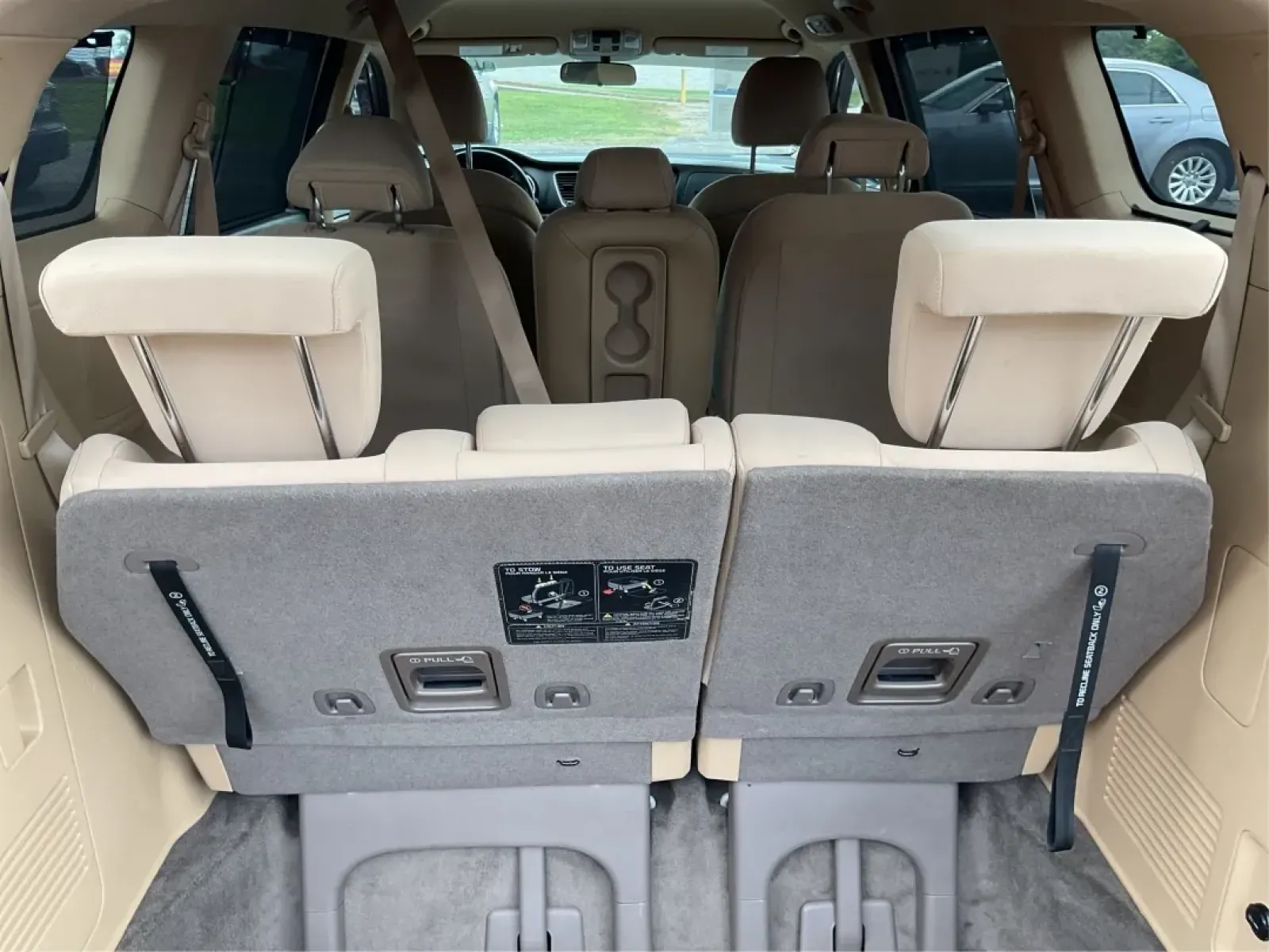 2016 Kia Sedona LX (KNDMB5C17G6) with an Lambda 3.3L V-6 gasoline direct injection engine, located at 1230 East Main St, Xenia, OH, 45385, (937) 908-9800, 39.688026, -83.910172 - Looking for the perfect family vehicle that combines comfort, reliability, and modern features? Look no further than the 2016 Kia Sedona LX, available now at Advantage Car and Credit in Xenia, OH. Ideal for growing families or anyone who needs extra cargo space, this passenger van is designed to mak - Photo#11