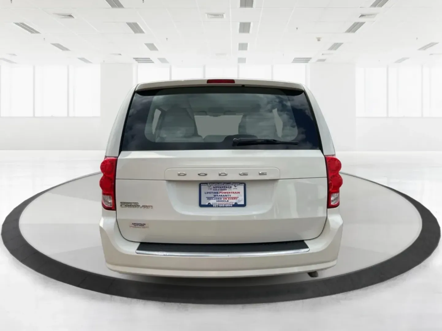 2012 Dodge Grand Caravan SE/AVP (2C4RDGBG2CR) with an 3.6L V-6 DOHC engine, located at 1230 East Main St, Xenia, OH, 45385, (937) 908-9800, 39.688026, -83.910172 - Explore your next adventure with the 2012 Dodge Grand Caravan SE/AVP, expertly designed for growing families and those who love to travel. With ample room for passengers and cargo, this versatile passenger van stands out as an ideal choice for weekend getaways or daily commutes. Whether you're shutt - Photo#3