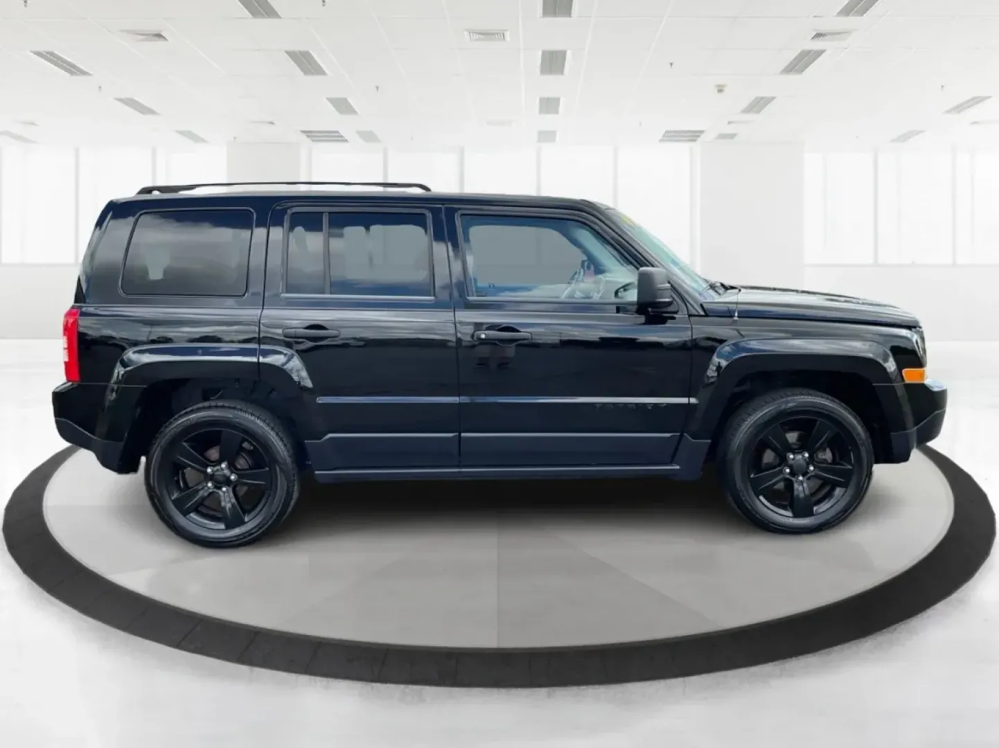 2015 Jeep Patriot Sport 2WD (1C4NJPBA6FD) with an 2.0L L4 DOHC 16V engine, located at 1099 N County Rd 25A , Troy, OH, 45373, (937) 908-9800, 40.057079, -84.212883 - **Adventure Awaits in the 2015 Jeep Patriot Your Perfect Companion for Weekend Getaways!**<br /> <br /> Imagine hitting the open road with the wind in your hair, the sound of your favorite playlist filling the cabin, and the freedom to explore every hidden gem along the way. The 2015 Jeep Patriot i - Photo#1