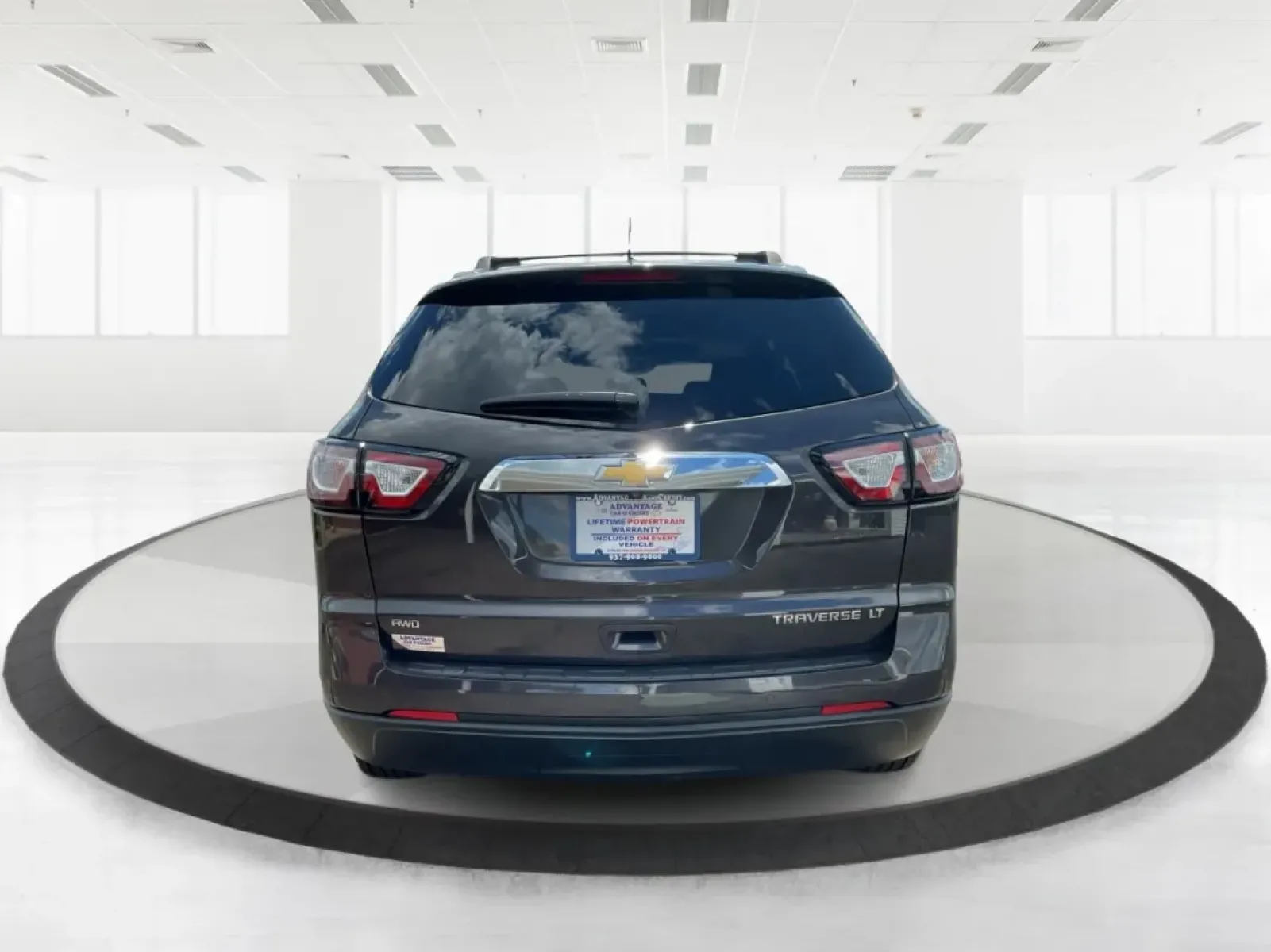 2015 Chevrolet Traverse 1LT (1GNKVGKD5FJ) with an 3.6L V-6 gasoline direct injection engine, located at 8750 N County Rd 25A, Piqua, OH, 45356, (937) 908-9800, 40.164391, -84.232513 - ### 2015 Chevrolet Traverse 1LT: Your Family's Adventure Ready Vehicle!<br /> <br /> Are you ready to elevate your family adventures or tackle daily commutes with ease? The 2015 Chevrolet Traverse 1LT is here to meet all your needs! This spacious and versatile SUV is perfect for growing families, id - Photo#3