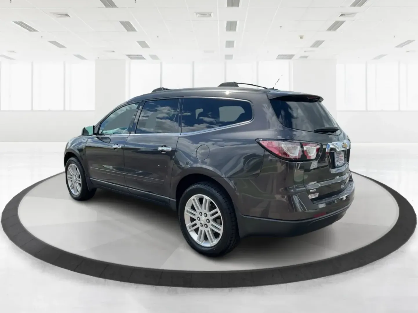 2015 Chevrolet Traverse 1LT (1GNKVGKD5FJ) with an 3.6L V-6 gasoline direct injection engine, located at 1951 S Dayton Lakeview Rd., New Carlisle, OH, 45344, (937) 908-9800, 39.890999, -84.050255 - ### 2015 Chevrolet Traverse 1LT: Your Family's Adventure Ready Vehicle!<br /> <br /> Are you ready to elevate your family adventures or tackle daily commutes with ease? The 2015 Chevrolet Traverse 1LT is here to meet all your needs! This spacious and versatile SUV is perfect for growing families, id - Photo#4