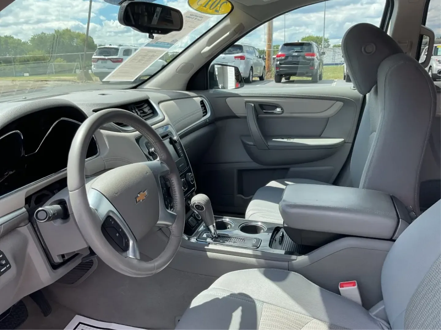 2015 Chevrolet Traverse 1LT (1GNKVGKD5FJ) with an 3.6L V-6 gasoline direct injection engine, located at 1951 S Dayton Lakeview Rd., New Carlisle, OH, 45344, (937) 908-9800, 39.890999, -84.050255 - ### 2015 Chevrolet Traverse 1LT: Your Family's Adventure Ready Vehicle!<br /> <br /> Are you ready to elevate your family adventures or tackle daily commutes with ease? The 2015 Chevrolet Traverse 1LT is here to meet all your needs! This spacious and versatile SUV is perfect for growing families, id - Photo#9