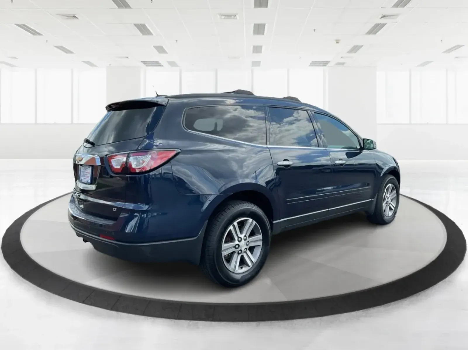 2017 Chevrolet Traverse 1LT AWD (1GNKVGKD7HJ) with an 3.6L V6 DOHC 24V engine, 6-Speed Automatic transmission, located at 1184 Kauffman Ave, Fairborn, OH, 45324, (937) 908-9800, 39.807072, -84.030914 - **Discover Your Next Adventure with the 2017 Chevrolet Traverse at Advantage Car and Credit - Fairborn!**<br /> <br /> Are you ready to elevate your family road trips or weekend getaways? The 2017 Chevrolet Traverse, available now at Advantage Car and Credit - Fairborn, is the perfect companion for - Photo#2