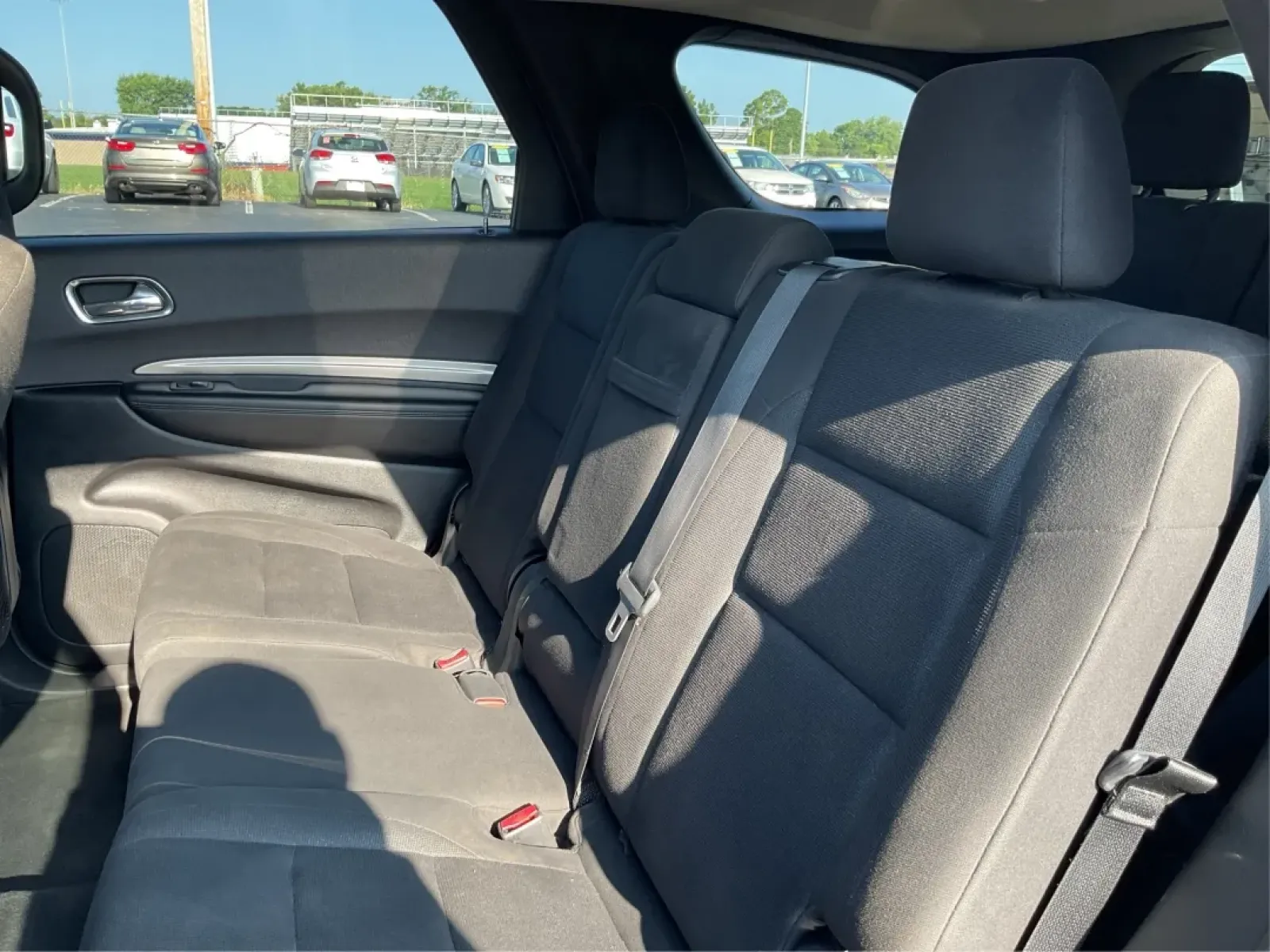 2013 Dodge Durango SXT (1C4RDJAG7DC) with an 3.6L V-6 DOHC engine, located at 1230 East Main St, Xenia, OH, 45385, (937) 908-9800, 39.688026, -83.910172 - **Discover Your Adventure with the 2013 Dodge Durango SXT at Advantage Car and Credit - Troy!**<br /> <br /> Are you in search of the perfect SUV to elevate your family outings, weekend adventures, or daily commutes? Look no further than the 2013 Dodge Durango SXT, where spaciousness meets versatili - Photo#10