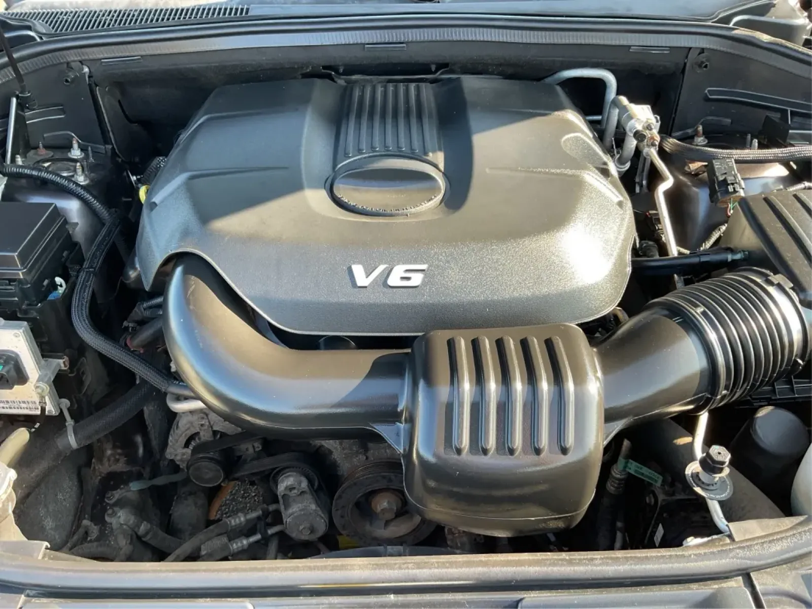 2013 Dodge Durango SXT (1C4RDJAG7DC) with an 3.6L V-6 DOHC engine, located at 1230 East Main St, Xenia, OH, 45385, (937) 908-9800, 39.688026, -83.910172 - **Discover Your Adventure with the 2013 Dodge Durango SXT at Advantage Car and Credit - Troy!**<br /> <br /> Are you in search of the perfect SUV to elevate your family outings, weekend adventures, or daily commutes? Look no further than the 2013 Dodge Durango SXT, where spaciousness meets versatili - Photo#11