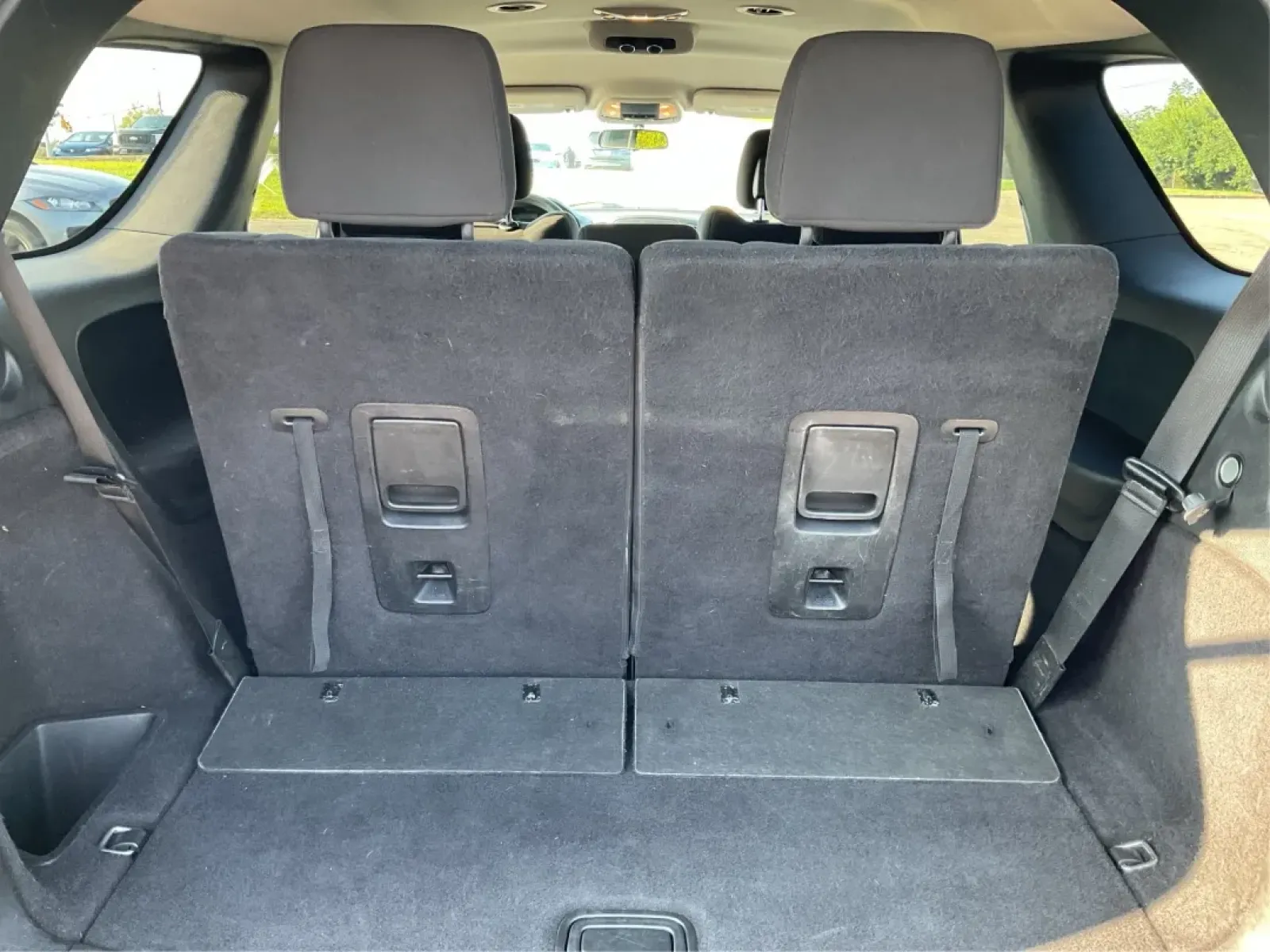 2013 Dodge Durango SXT (1C4RDJAG7DC) with an 3.6L V-6 DOHC engine, located at 1230 East Main St, Xenia, OH, 45385, (937) 908-9800, 39.688026, -83.910172 - **Discover Your Adventure with the 2013 Dodge Durango SXT at Advantage Car and Credit - Troy!**<br /> <br /> Are you in search of the perfect SUV to elevate your family outings, weekend adventures, or daily commutes? Look no further than the 2013 Dodge Durango SXT, where spaciousness meets versatili - Photo#12