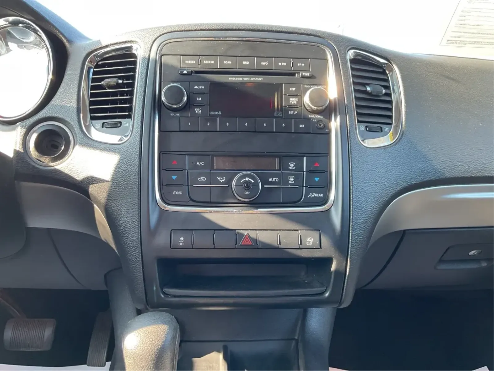 2013 Dodge Durango SXT (1C4RDJAG7DC) with an 3.6L V-6 DOHC engine, located at 1230 East Main St, Xenia, OH, 45385, (937) 908-9800, 39.688026, -83.910172 - **Discover Your Adventure with the 2013 Dodge Durango SXT at Advantage Car and Credit - Troy!**<br /> <br /> Are you in search of the perfect SUV to elevate your family outings, weekend adventures, or daily commutes? Look no further than the 2013 Dodge Durango SXT, where spaciousness meets versatili - Photo#13