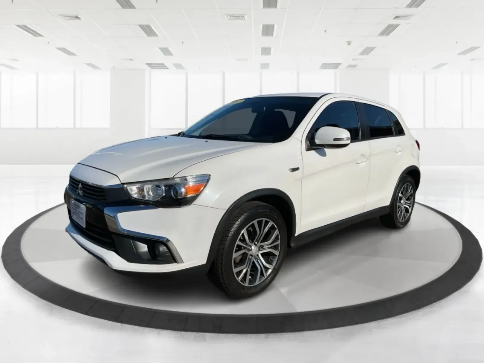 2017 Mitsubishi Outlander 2.0 ES (JA4AR3AU0HZ) with an 2L I-4 DOHC engine, located at 8750 N County Rd 25A, Piqua, OH, 45356, (937) 908-9800, 40.164391, -84.232513 - **Adventure Awaits with the 2017 Mitsubishi Outlander - Your Perfect Family SUV!**<br /> <br /> At Advantage Car and Credit - Piqua, we understand that your vehicle is more than just a mode of transportation; it's a gateway to adventure, a reliable partner for daily commutes, and a spacious haven fo - Photo#8