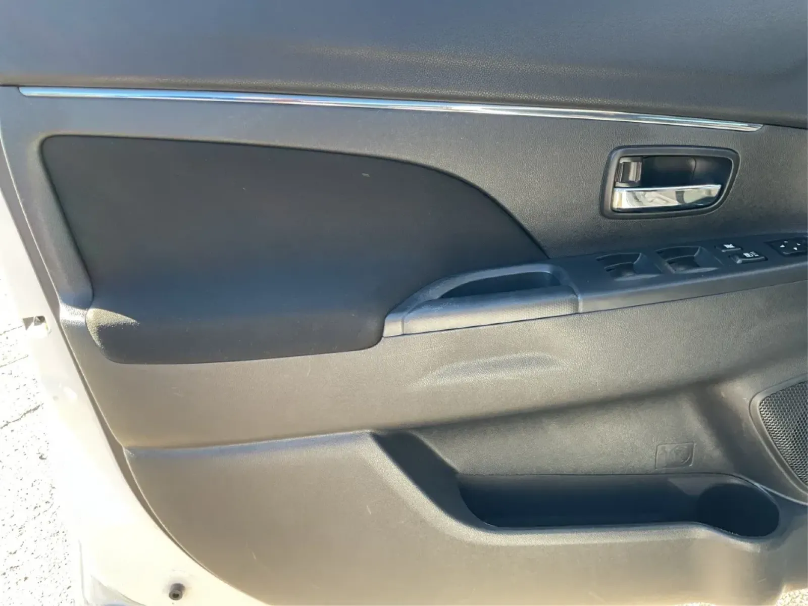 2017 Mitsubishi Outlander 2.0 ES (JA4AR3AU0HZ) with an 2L I-4 DOHC engine, located at 8750 N County Rd 25A, Piqua, OH, 45356, (937) 908-9800, 40.164391, -84.232513 - **Adventure Awaits with the 2017 Mitsubishi Outlander - Your Perfect Family SUV!**<br /> <br /> At Advantage Car and Credit - Piqua, we understand that your vehicle is more than just a mode of transportation; it's a gateway to adventure, a reliable partner for daily commutes, and a spacious haven fo - Photo#17