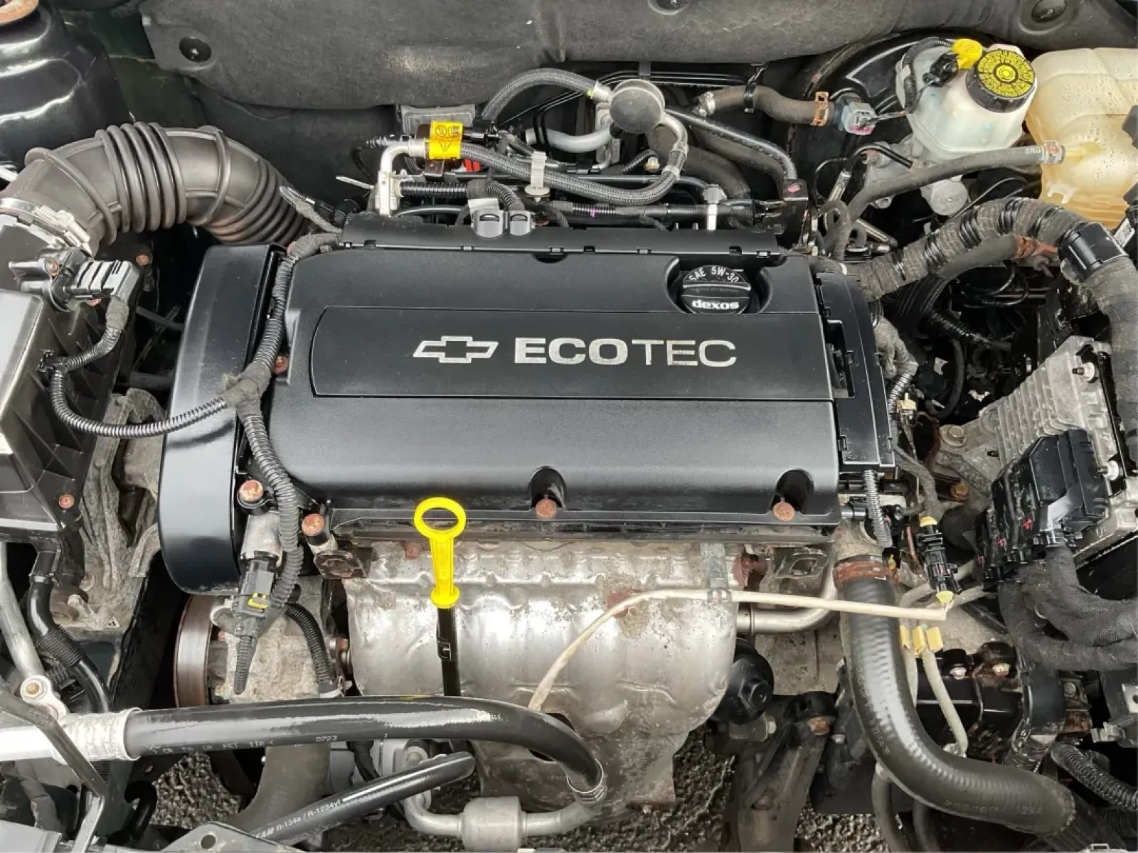 2013 Chevrolet Cruze LS Auto (1G1PA5SH7D7) with an ECOTEC 1.8L I-4 DOHC engine, located at 1951 S Dayton Lakeview Rd., New Carlisle, OH, 45344, (937) 908-9800, 39.890999, -84.050255 - Experience the freedom of the open road with the 2013 Chevrolet Cruze LS Auto, a sedan designed for both comfort and style. Whether you're commuting to work, taking your family on weekend adventures, or navigating the streets of New Carlisle, OH, this vehicle is the perfect companion. At Advantage C - Photo#11