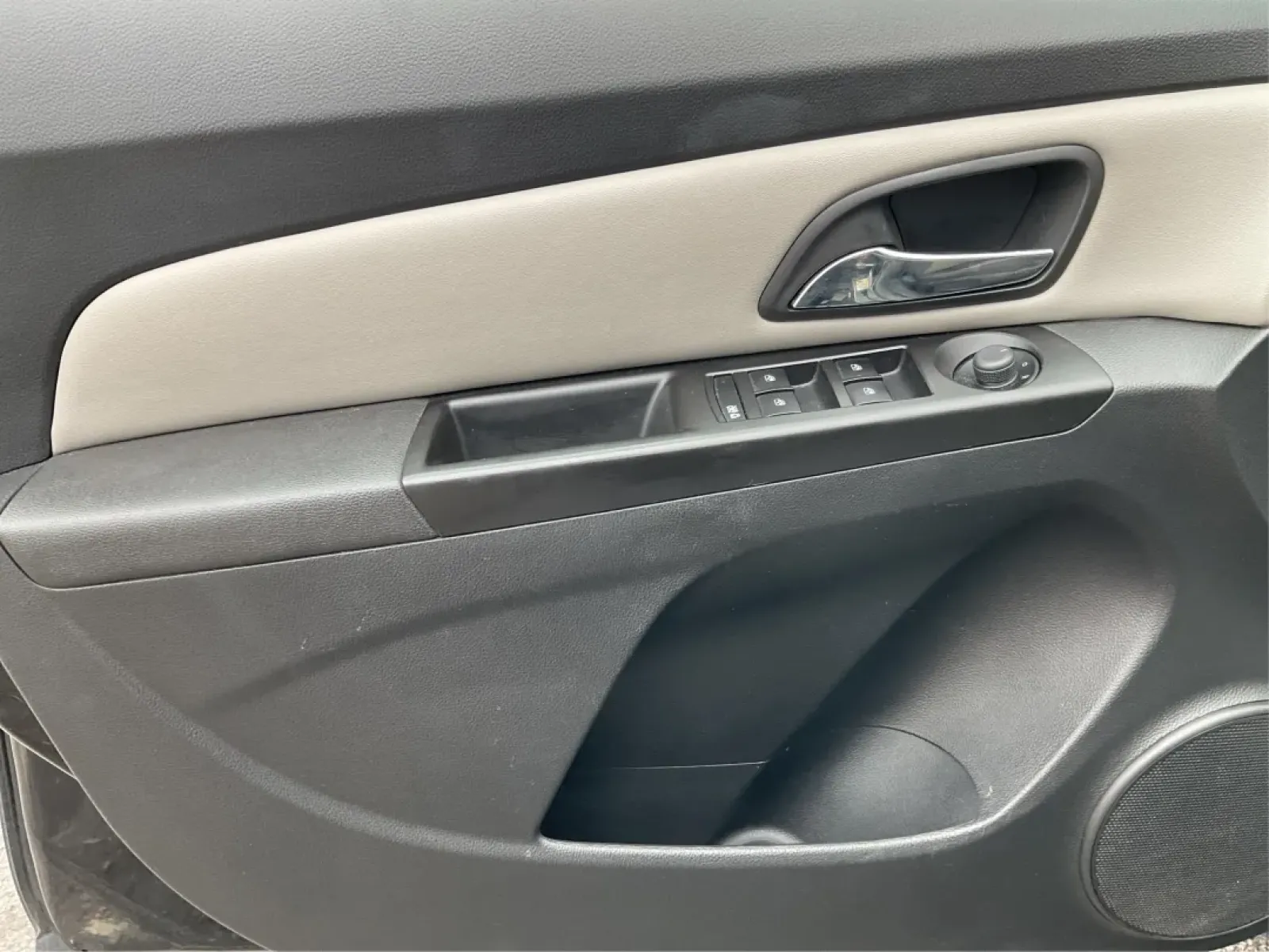 2013 Chevrolet Cruze LS Auto (1G1PA5SH7D7) with an ECOTEC 1.8L I-4 DOHC engine, located at 1951 S Dayton Lakeview Rd., New Carlisle, OH, 45344, (937) 908-9800, 39.890999, -84.050255 - Experience the freedom of the open road with the 2013 Chevrolet Cruze LS Auto, a sedan designed for both comfort and style. Whether you're commuting to work, taking your family on weekend adventures, or navigating the streets of New Carlisle, OH, this vehicle is the perfect companion. At Advantage C - Photo#18