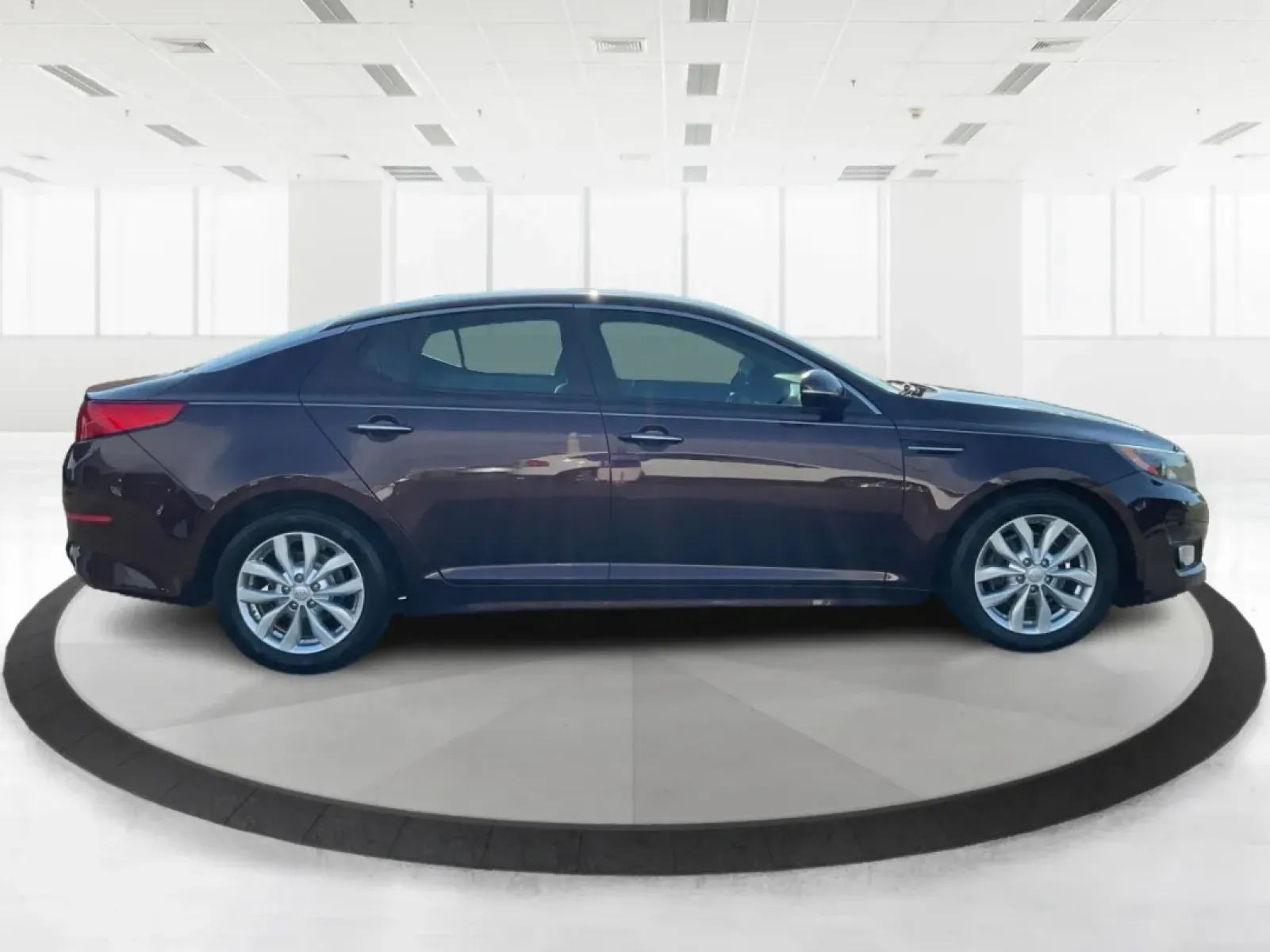 2015 Kia Optima LX (5XXGM4A72FG) with an Theta II 2.4L I-4 gasoline direct injection engine, located at 401 Woodman Dr, Riverside, OH, 45431, (937) 908-9800, 39.760899, -84.123421 - **Discover the Perfect Blend of Comfort and Reliability with This 2015 Kia Optima LX Ideal for Your Daily Commute or Family Road Trips!**<br /> <br /> Are you ready to elevate your driving experience? The 2015 Kia Optima LX, available at Advantage Car and Credit in Fairborn, OH, is the answer to yo - Photo#1