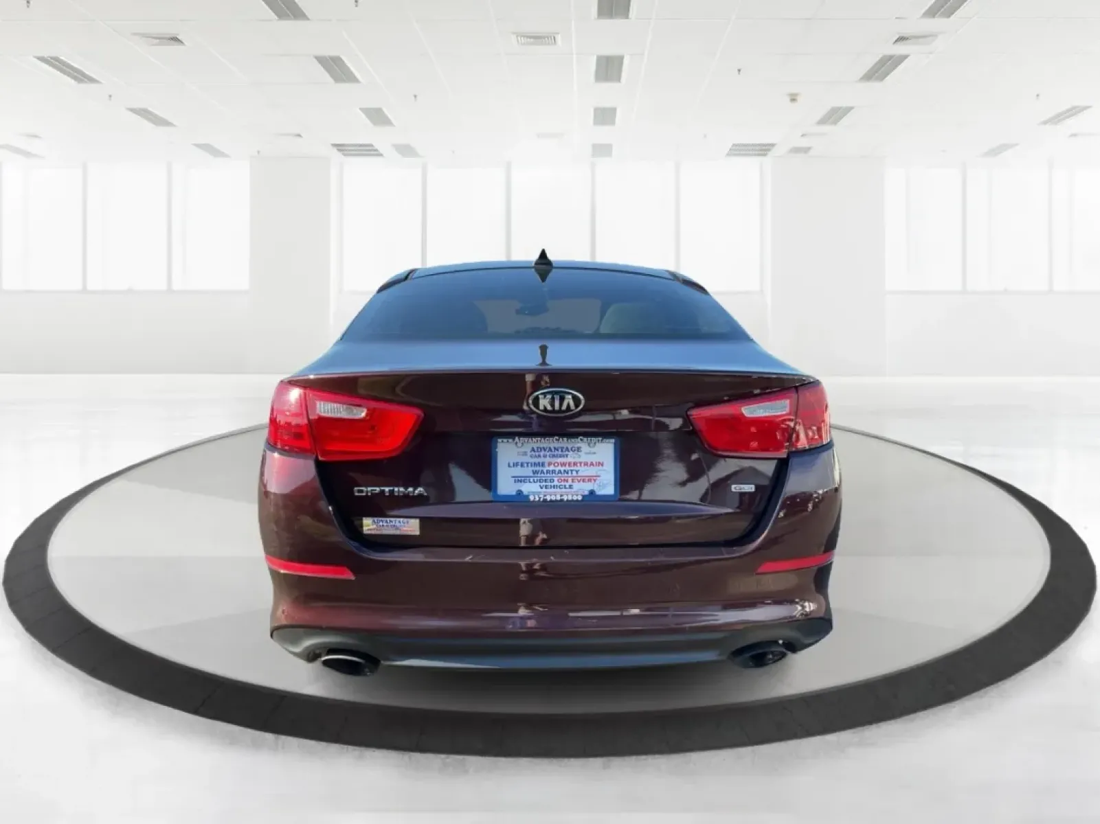 2015 Kia Optima LX (5XXGM4A72FG) with an Theta II 2.4L I-4 gasoline direct injection engine, located at 401 Woodman Dr, Riverside, OH, 45431, (937) 908-9800, 39.760899, -84.123421 - **Discover the Perfect Blend of Comfort and Reliability with This 2015 Kia Optima LX Ideal for Your Daily Commute or Family Road Trips!**<br /> <br /> Are you ready to elevate your driving experience? The 2015 Kia Optima LX, available at Advantage Car and Credit in Fairborn, OH, is the answer to yo - Photo#3