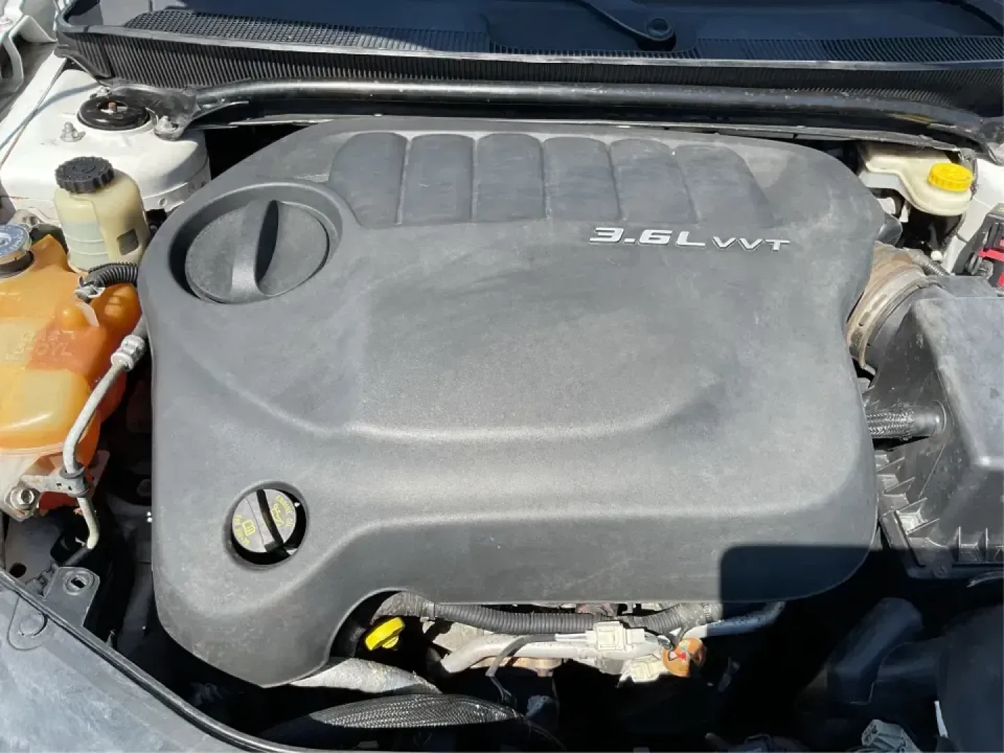 2012 Chrysler 200 Touring (1C3CCBBG4CN) with an 3.6L V6 DOHC 24V FFV engine, 6-Speed Automatic transmission, located at 1230 East Main St, Xenia, OH, 45385, (937) 908-9800, 39.688026, -83.910172 - Unleash your driving potential with the perfect blend of style, comfort, and functionality-ideal for growing families or anyone seeking a reliable commuter vehicle. Introducing the 2012 Chrysler 200 Touring sedan, now available at Advantage Car and Credit in Troy, OH. Located at 1099 N County Rd 25A - Photo#11