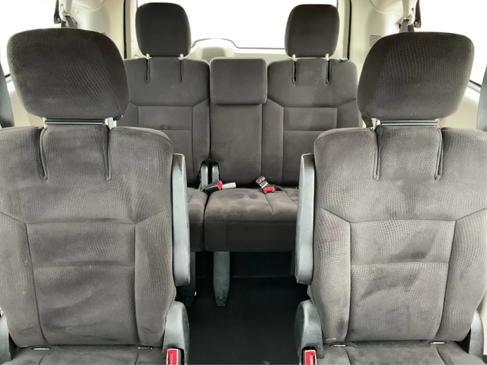 2014 Dodge Grand Caravan SE (2C4RDGBG7ER) with an 3.6L V-6 DOHC engine, located at 880 E. National Road, Vandalia, OH, 45377, (937) 908-9800, 39.891918, -84.183594 - Are you ready to elevate your family's adventures? Look no further than the 2014 Dodge Grand Caravan SE, an exceptional passenger van that perfectly balances comfort, convenience, and capability for growing families or those needing spacious transportation. Whether you're planning weekend getaways, - Photo#14