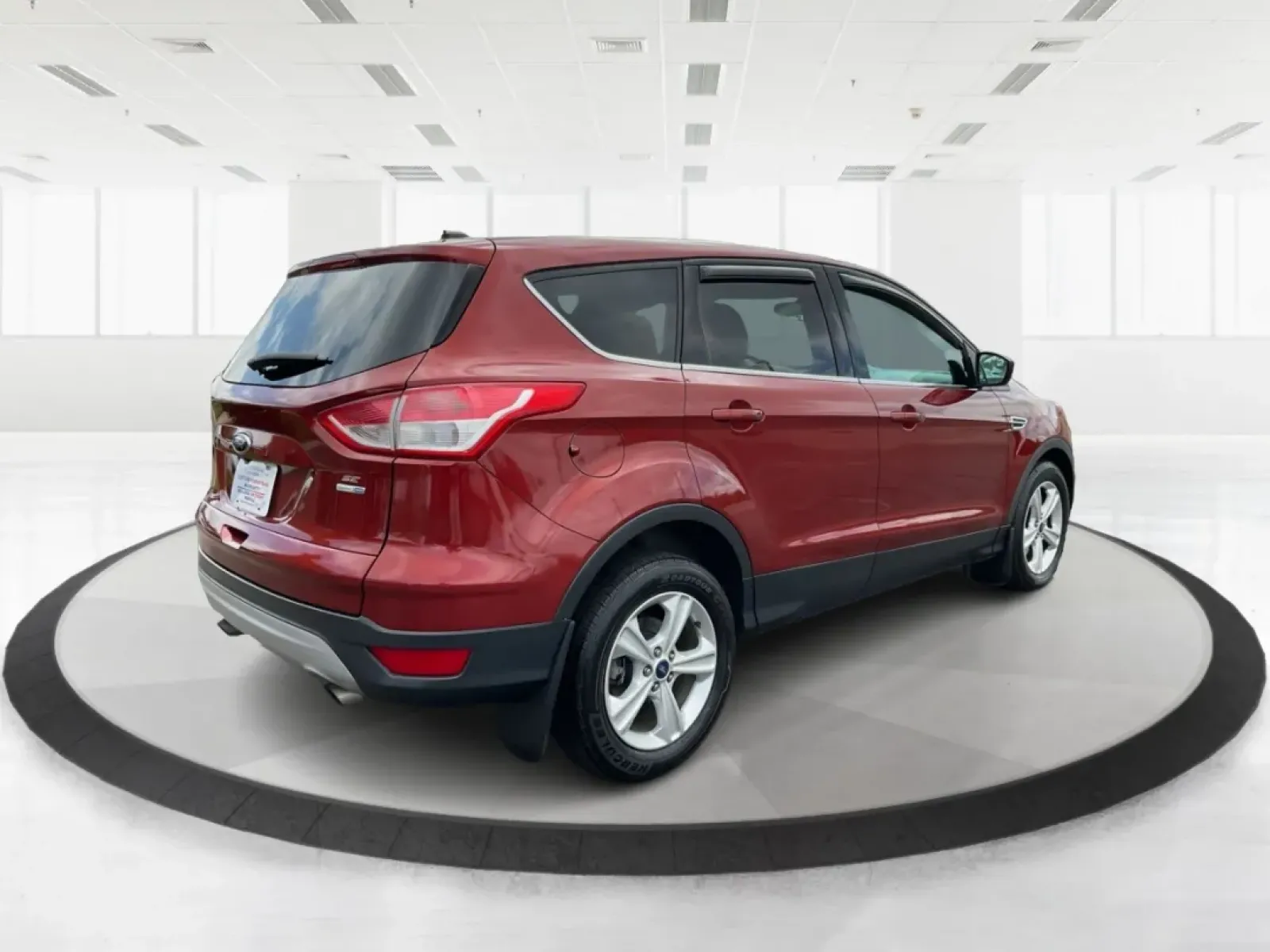 2015 Ford Escape SE (1FMCU9G93FU) with an Other engine, located at 1951 S Dayton Lakeview Rd., New Carlisle, OH, 45344, (937) 908-9800, 39.890999, -84.050255 - Discover the perfect blend of style, functionality, and reliability with this stunning 2015 Ford Escape SE, now available at Advantage Car and Credit in New Carlisle, OH. Whether you're a growing family, a daily commuter, or someone who loves weekend adventures, this versatile SUV checks all the box - Photo#2