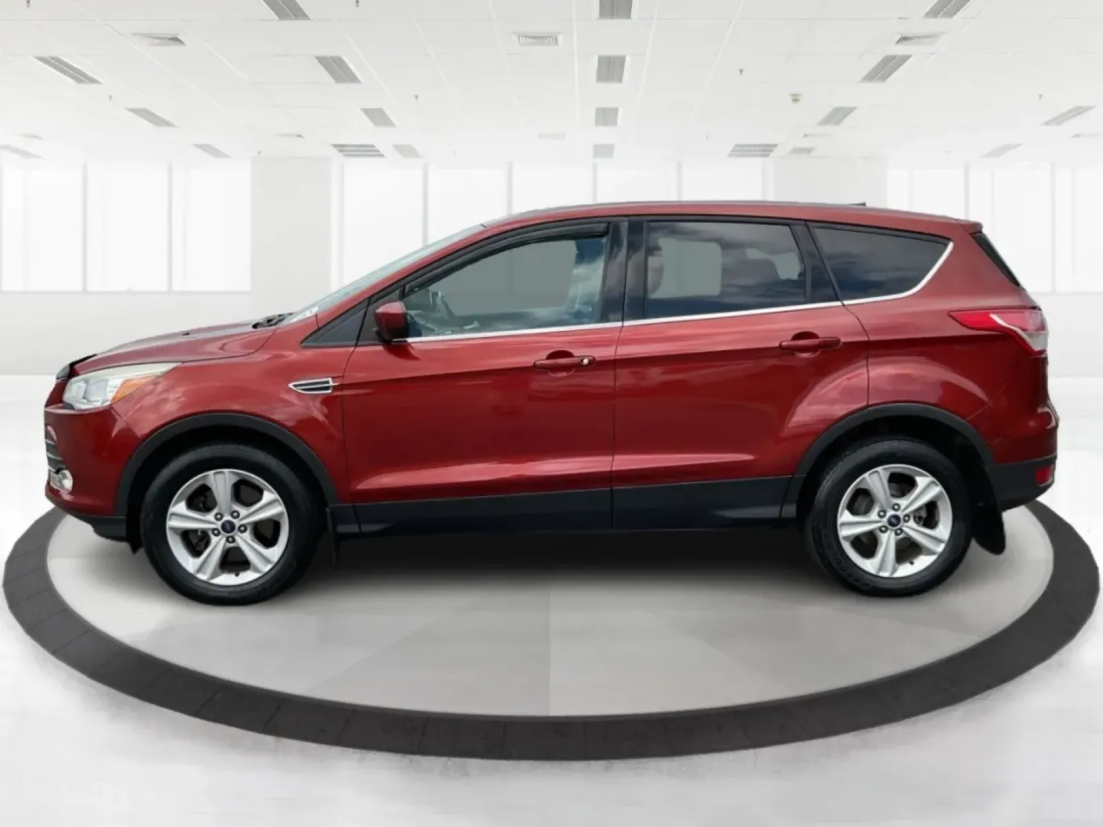2015 Ford Escape SE (1FMCU9G93FU) with an Other engine, located at 1951 S Dayton Lakeview Rd., New Carlisle, OH, 45344, (937) 908-9800, 39.890999, -84.050255 - Discover the perfect blend of style, functionality, and reliability with this stunning 2015 Ford Escape SE, now available at Advantage Car and Credit in New Carlisle, OH. Whether you're a growing family, a daily commuter, or someone who loves weekend adventures, this versatile SUV checks all the box - Photo#5