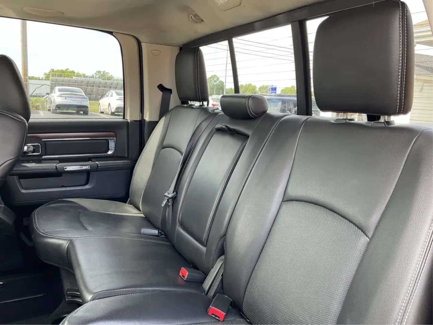 2015 Ram 1500 Laramie Crew Cab SWB 4WD (1C6RR7NT7FS) with an 5.7L V8 OHV 16V engine, 8-Speed Automatic transmission, located at 1230 East Main St, Xenia, OH, 45385, (937) 908-9800, 39.688026, -83.910172 - **Unlock Your Weekend Adventures with the 2015 Ram 1500 Laramie Crew Cab 4WD at Jamestown Auto Sales!**<br /> <br /> Are you ready to elevate your lifestyle with a vehicle that combines power, comfort, and versatility? Look no further than this 2015 Ram 1500 Laramie Crew Cab SWB, the ultimate truck - Photo#10