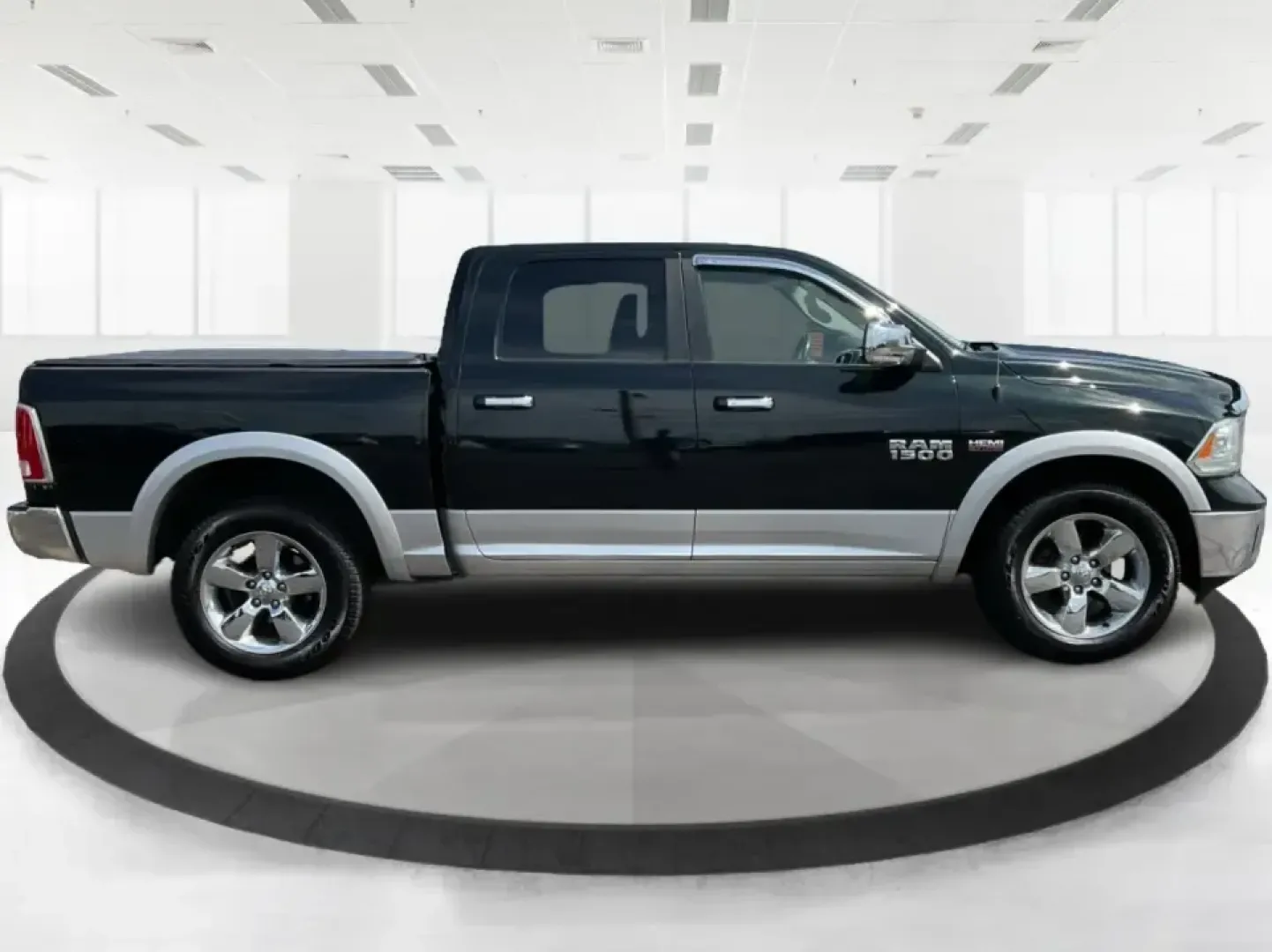 2015 Ram 1500 Laramie Crew Cab SWB 4WD (1C6RR7NT7FS) with an 5.7L V8 OHV 16V engine, 8-Speed Automatic transmission, located at 1184 Kauffman Ave, Fairborn, OH, 45324, (937) 908-9800, 39.807072, -84.030914 - **Unlock Your Weekend Adventures with the 2015 Ram 1500 Laramie Crew Cab 4WD at Jamestown Auto Sales!**<br /> <br /> Are you ready to elevate your lifestyle with a vehicle that combines power, comfort, and versatility? Look no further than this 2015 Ram 1500 Laramie Crew Cab SWB, the ultimate truck - Photo#1