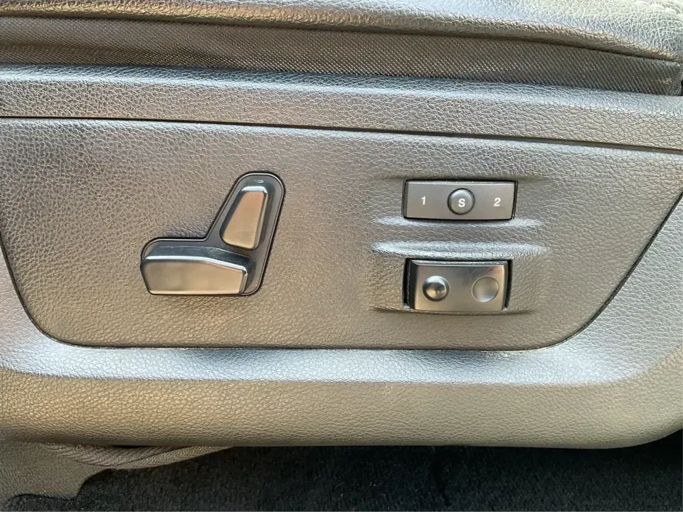 2015 Ram 1500 Laramie Crew Cab SWB 4WD (1C6RR7NT7FS) with an 5.7L V8 OHV 16V engine, 8-Speed Automatic transmission, located at 880 E. National Road, Vandalia, OH, 45377, (937) 908-9800, 39.891918, -84.183594 - **Unlock Your Weekend Adventures with the 2015 Ram 1500 Laramie Crew Cab 4WD at Jamestown Auto Sales!**<br /> <br /> Are you ready to elevate your lifestyle with a vehicle that combines power, comfort, and versatility? Look no further than this 2015 Ram 1500 Laramie Crew Cab SWB, the ultimate truck - Photo#18