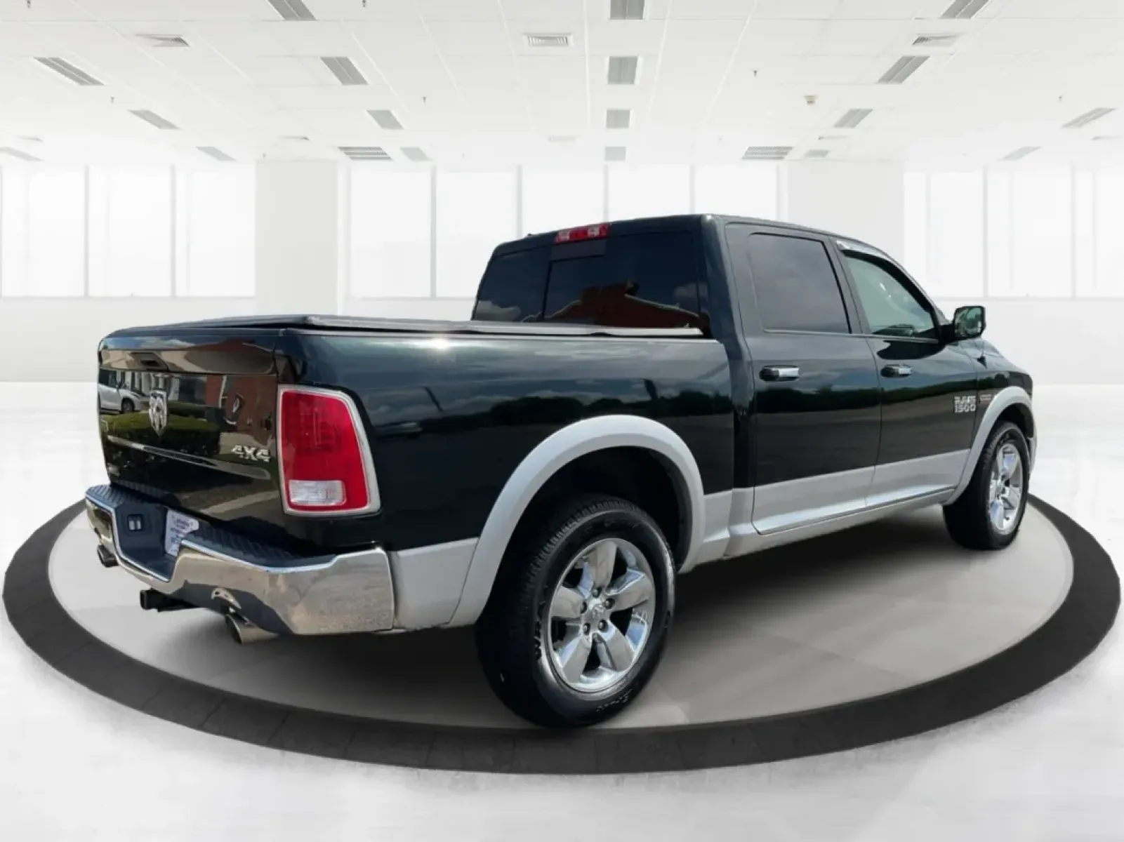 2015 Ram 1500 Laramie Crew Cab SWB 4WD (1C6RR7NT7FS) with an 5.7L V8 OHV 16V engine, 8-Speed Automatic transmission, located at 1951 S Dayton Lakeview Rd., New Carlisle, OH, 45344, (937) 908-9800, 39.890999, -84.050255 - **Unlock Your Weekend Adventures with the 2015 Ram 1500 Laramie Crew Cab 4WD at Jamestown Auto Sales!**<br /> <br /> Are you ready to elevate your lifestyle with a vehicle that combines power, comfort, and versatility? Look no further than this 2015 Ram 1500 Laramie Crew Cab SWB, the ultimate truck - Photo#2