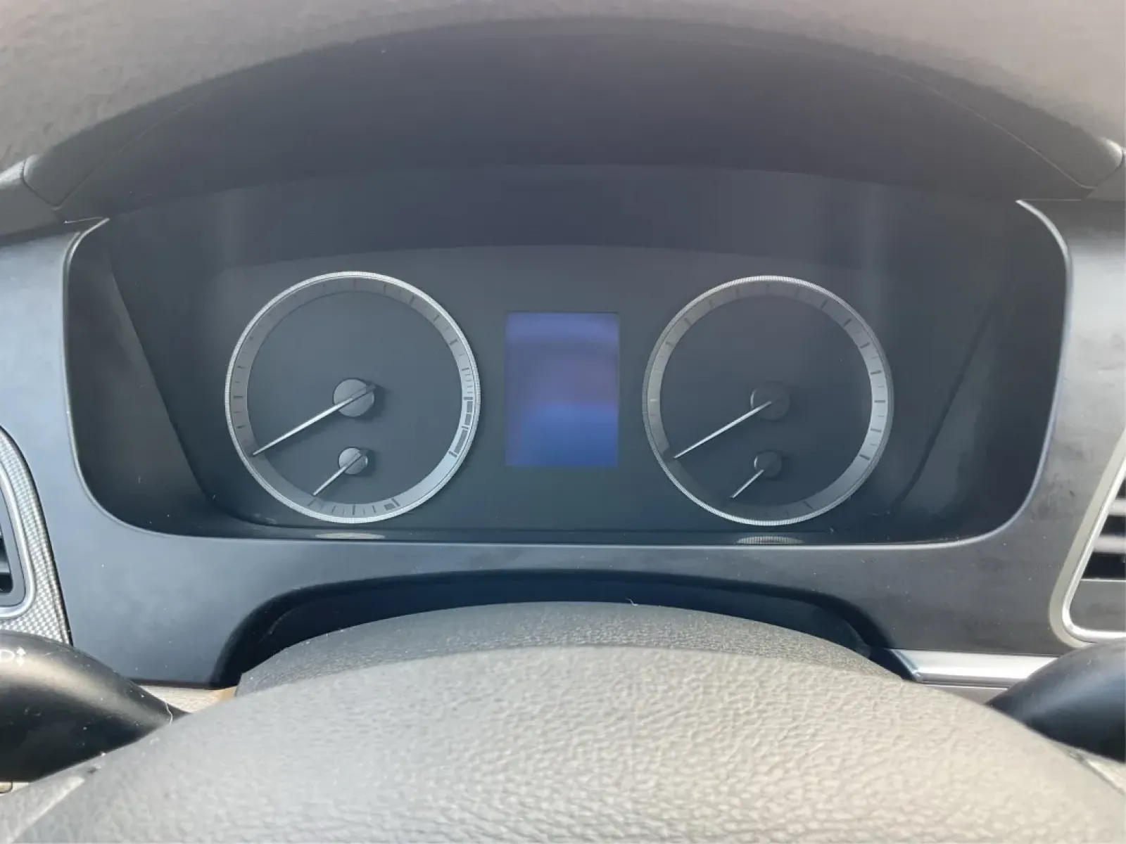 2016 Hyundai Sonata Sport (5NPE34AF2GH) with an 2.4L L4 DOHC 16V engine, 6-Speed Automatic transmission, located at 1184 Kauffman Ave, Fairborn, OH, 45324, (937) 908-9800, 39.807072, -84.030914 - ### Unlock Your Journey with the 2016 Hyundai Sonata Sport at Advantage Car and Credit - Fairborn<br /> <br /> Are you in the market for a vehicle that can effortlessly transition from daily commutes to weekend getaways? Look no further than the 2016 Hyundai Sonata Sport, available now at Advantage - Photo#15