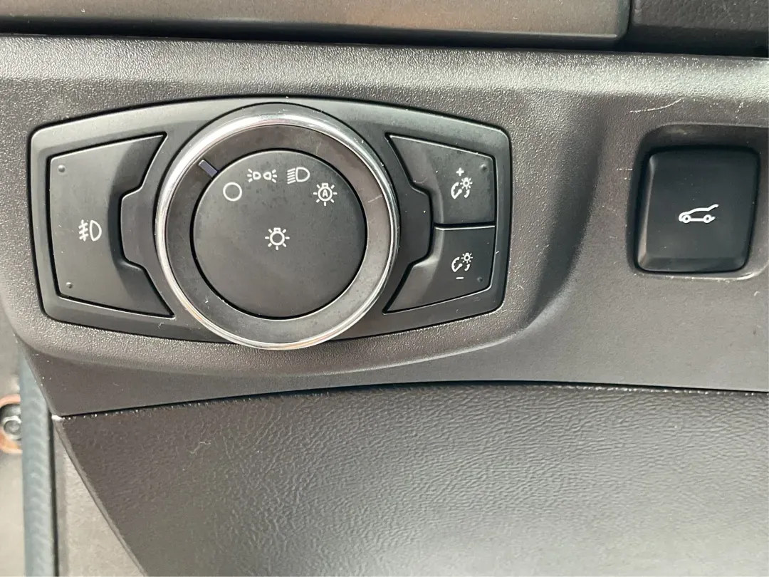 2016 Ford Fusion SE (3FA6P0HD1GR) with an Other engine, located at 1230 East Main St, Xenia, OH, 45385, (937) 908-9800, 39.688026, -83.910172 - **Experience Style and Comfort with the 2016 Ford Fusion SE at Advantage Car and Credit in Fairborn, OH!**<br /> <br /> Are you looking for a versatile sedan that fits seamlessly into your busy lifestyle? Whether you're a commuter tackling daily traffic, a growing family seeking comfort on the road, - Photo#17