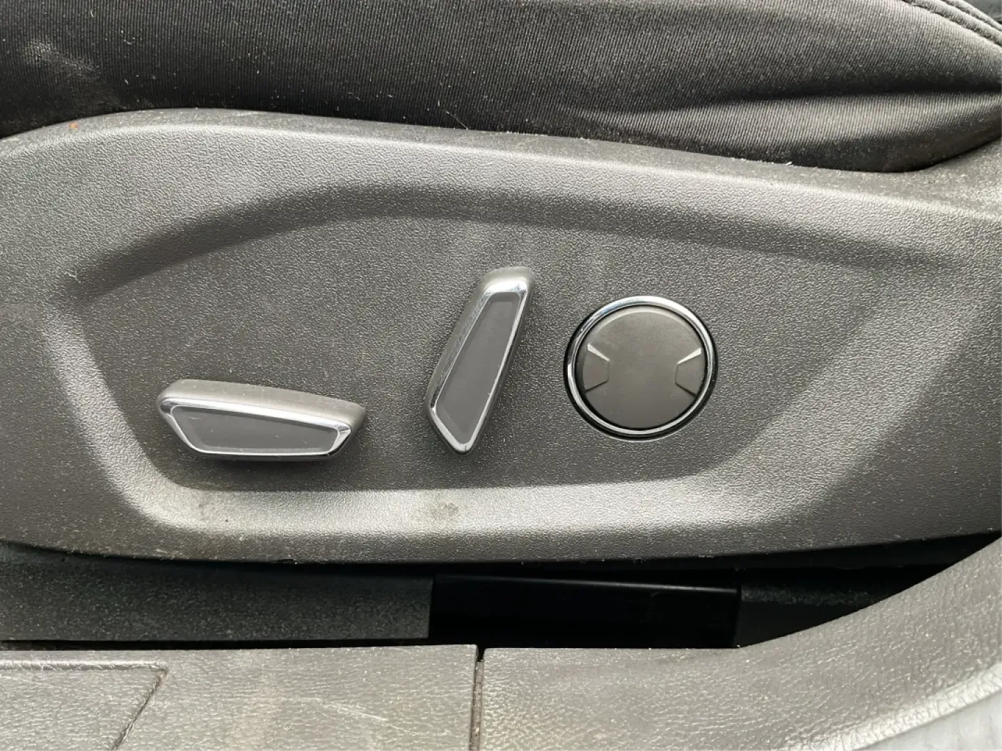 2016 Ford Fusion SE (3FA6P0HD1GR) with an Other engine, located at 1230 East Main St, Xenia, OH, 45385, (937) 908-9800, 39.688026, -83.910172 - **Experience Style and Comfort with the 2016 Ford Fusion SE at Advantage Car and Credit in Fairborn, OH!**<br /> <br /> Are you looking for a versatile sedan that fits seamlessly into your busy lifestyle? Whether you're a commuter tackling daily traffic, a growing family seeking comfort on the road, - Photo#18