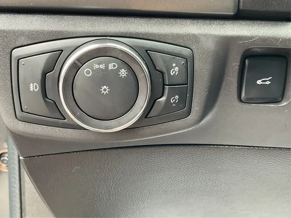 2016 Ford Fusion SE (3FA6P0HD1GR) with an 1.5L L4 DOHC 16V engine, 6-Speed Automatic transmission, located at 1099 N County Rd 25A , Troy, OH, 45373, (937) 908-9800, 40.057079, -84.212883 - **Experience Style and Comfort with the 2016 Ford Fusion SE at Advantage Car and Credit in Fairborn, OH!**<br /> <br /> Are you looking for a versatile sedan that fits seamlessly into your busy lifestyle? Whether you're a commuter tackling daily traffic, a growing family seeking comfort on the road, - Photo#17