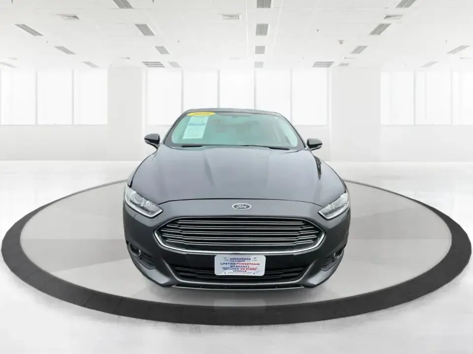 2016 Ford Fusion SE (3FA6P0HD1GR) with an 1.5L L4 DOHC 16V engine, 6-Speed Automatic transmission, located at 1230 East Main St, Xenia, OH, 45385, (937) 908-9800, 39.688026, -83.910172 - **Experience Style and Comfort with the 2016 Ford Fusion SE at Advantage Car and Credit in Fairborn, OH!**<br /> <br /> Are you looking for a versatile sedan that fits seamlessly into your busy lifestyle? Whether you're a commuter tackling daily traffic, a growing family seeking comfort on the road, - Photo#7