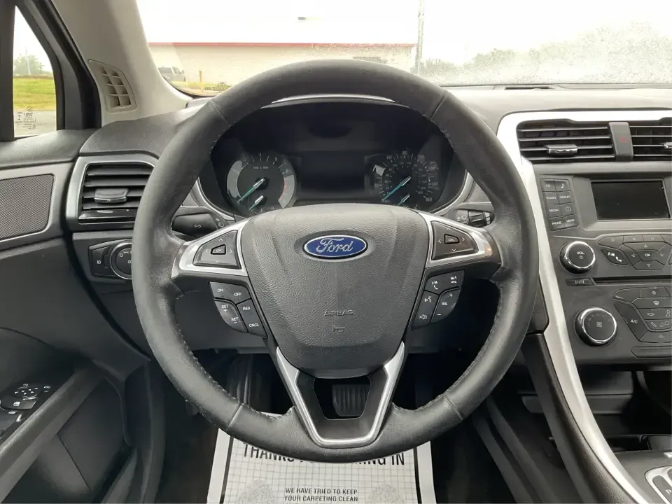2016 Ford Fusion SE (3FA6P0HD1GR) with an 1.5L L4 DOHC 16V engine, 6-Speed Automatic transmission, located at 1230 East Main St, Xenia, OH, 45385, (937) 908-9800, 39.688026, -83.910172 - **Experience Style and Comfort with the 2016 Ford Fusion SE at Advantage Car and Credit in Fairborn, OH!**<br /> <br /> Are you looking for a versatile sedan that fits seamlessly into your busy lifestyle? Whether you're a commuter tackling daily traffic, a growing family seeking comfort on the road, - Photo#16